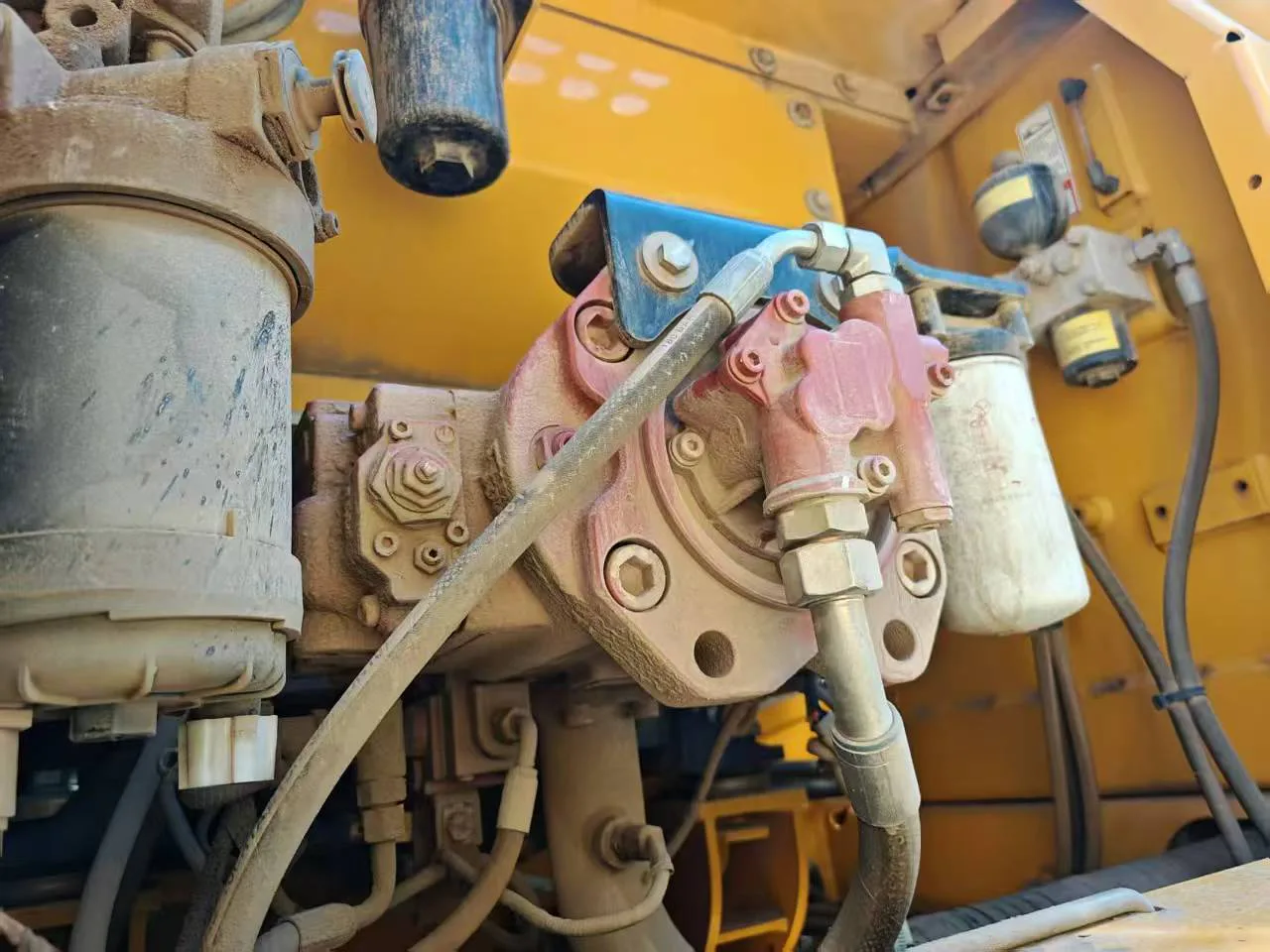2017 used LiuGong 922E excavator - view 17