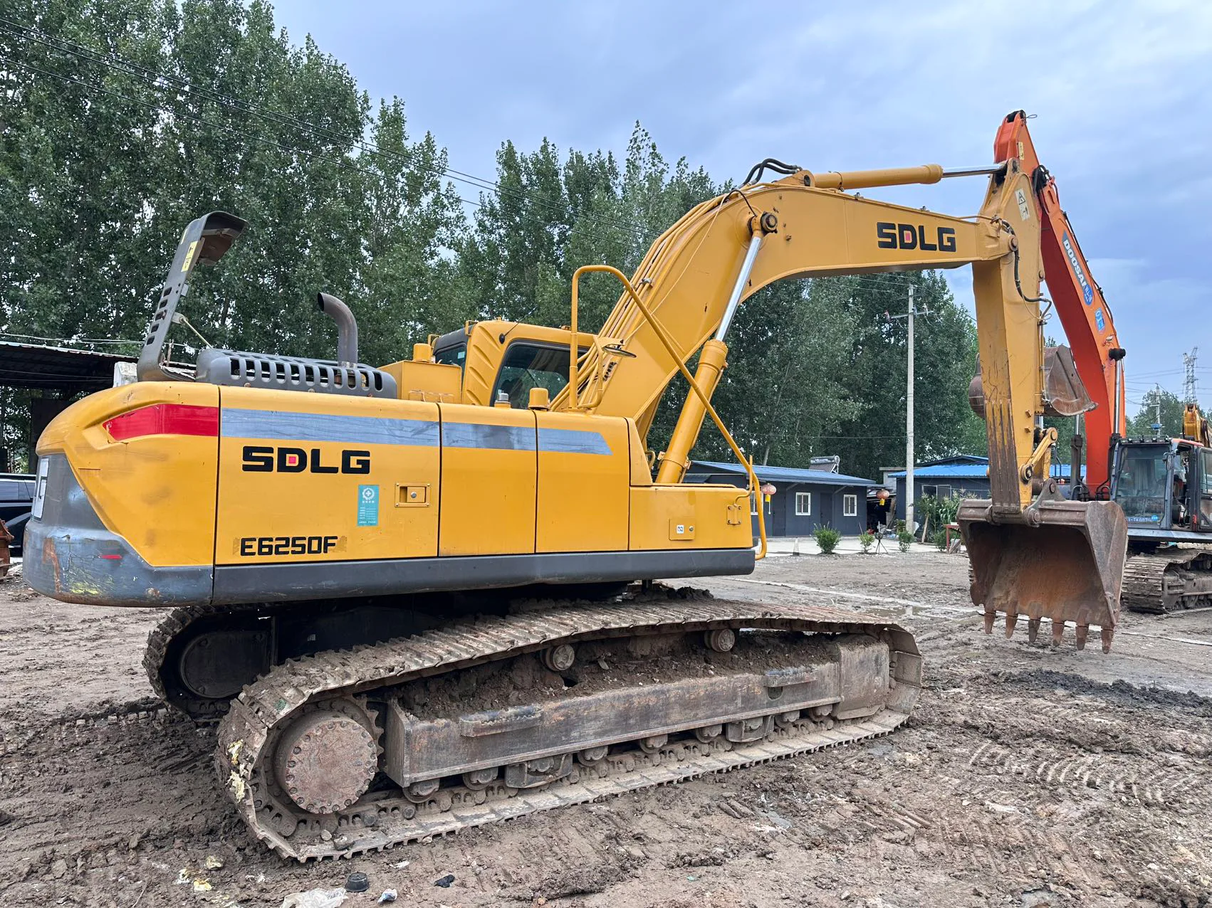2021 used SDLG E6250F excavator - view 3