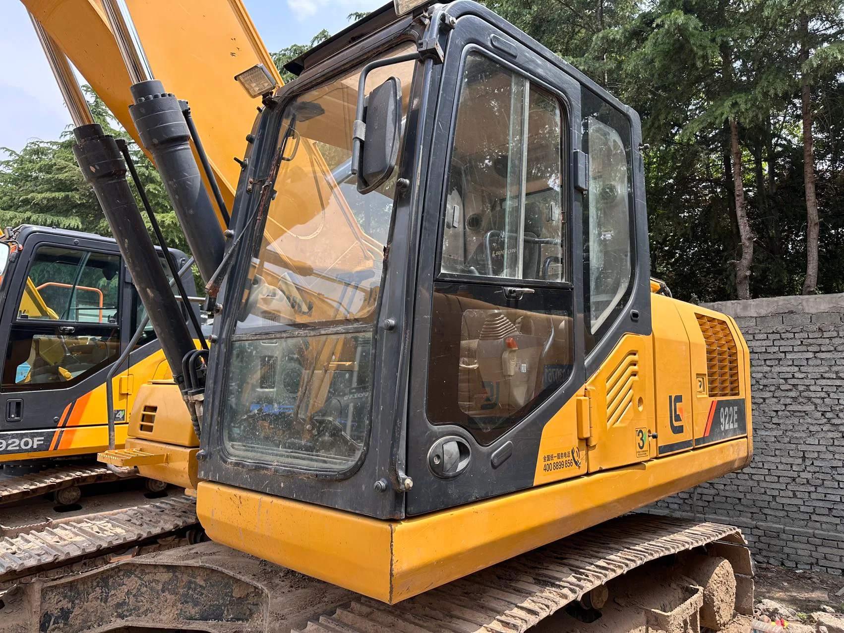 2021 used LiuGong 922E excavator - view 6