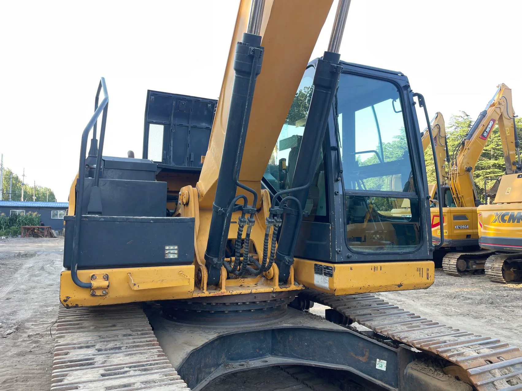 2022 used LiuGong 920F excavator - view 3