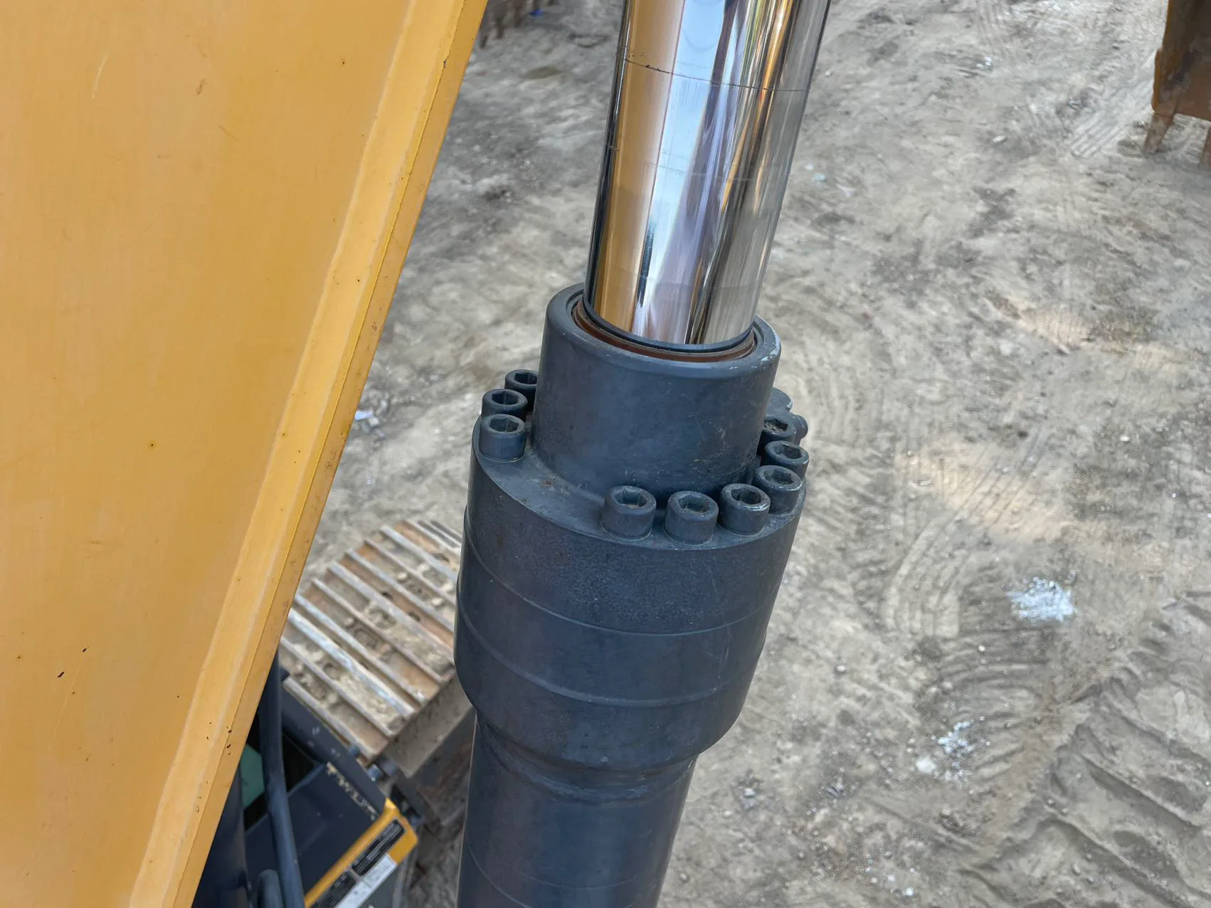 2022 used LiuGong 920F excavator - view 10