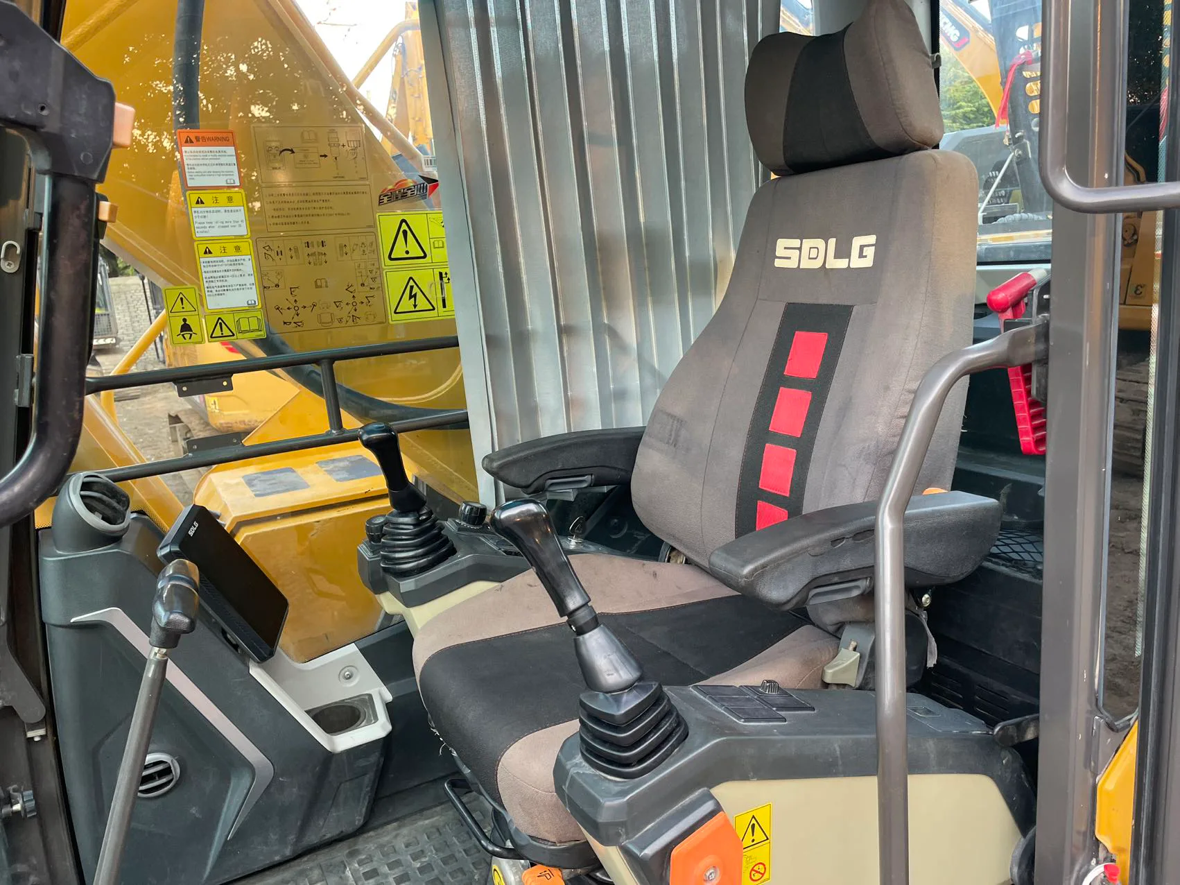 2023 used SDLG 205 excavator - view 11