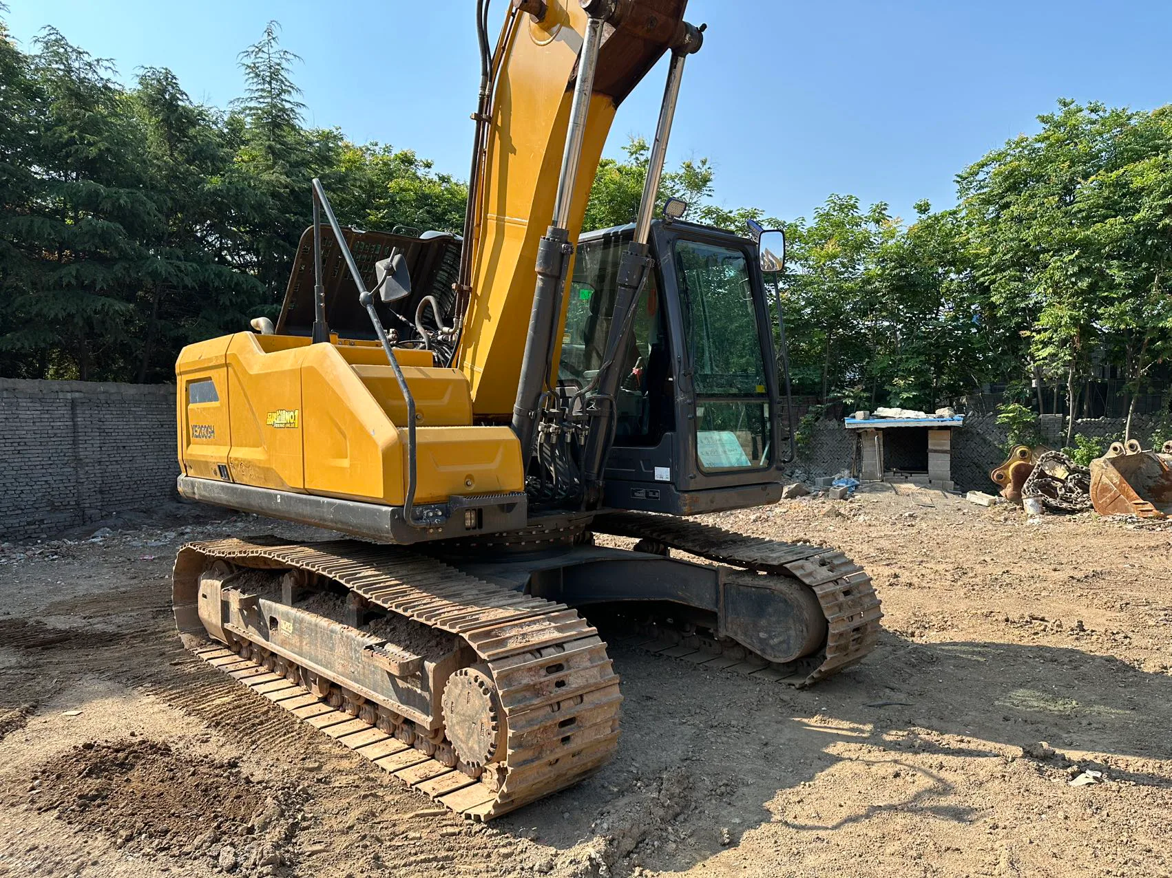 2023 used XCMG 200GH excavator - view 2