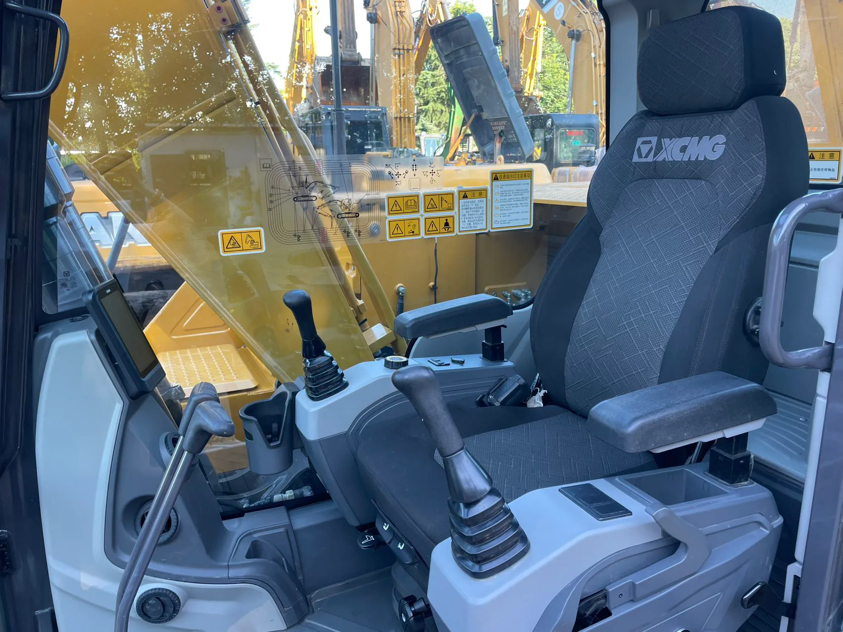 2025 used XCMG 135 excavator - view 15