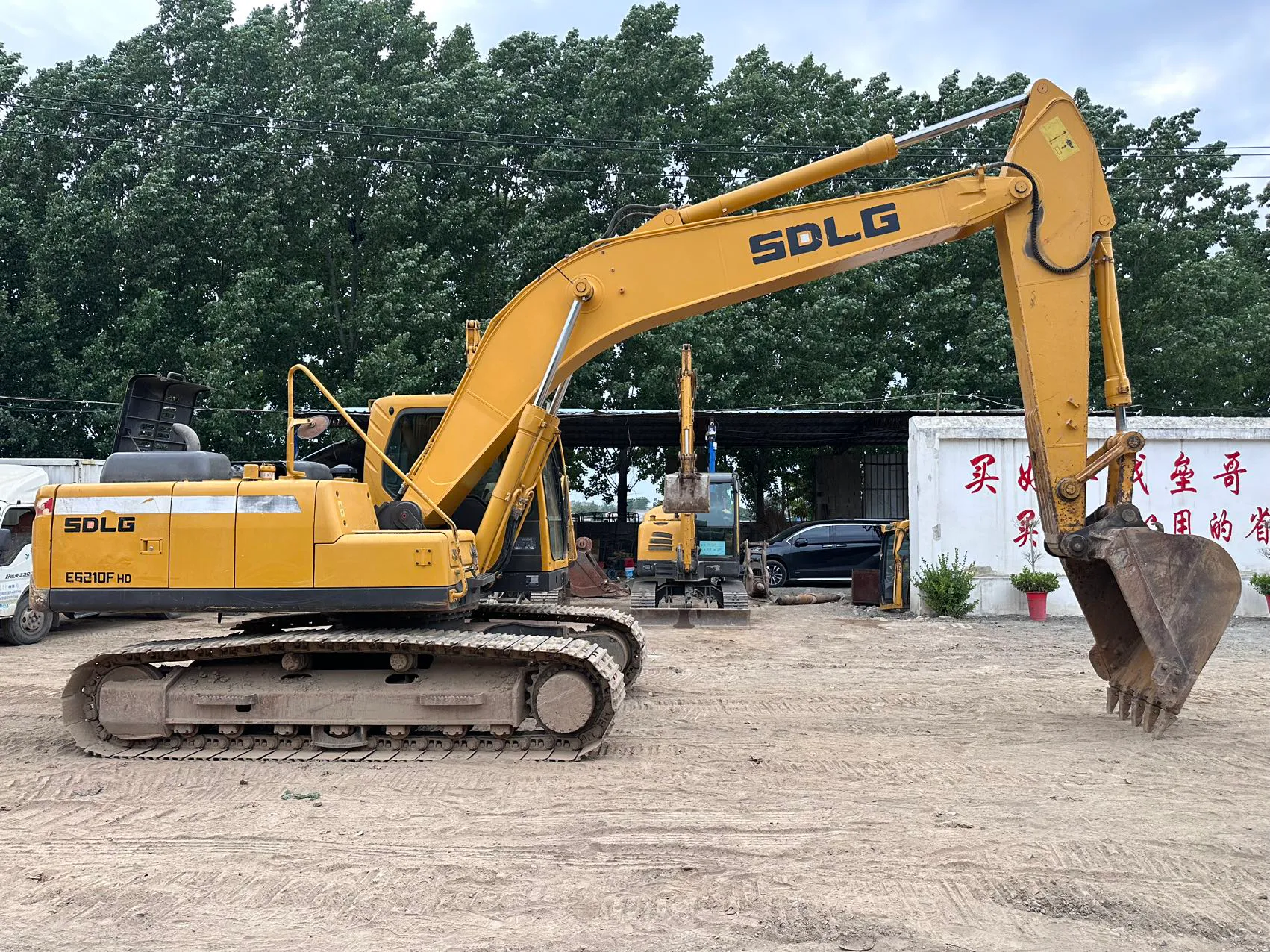 2017 used SDLG 210 excavator - view 1