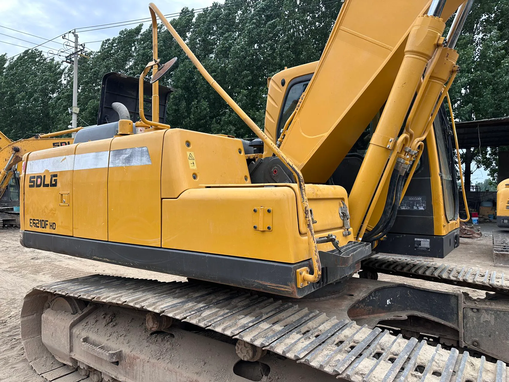 2017 used SDLG 210 excavator - view 4