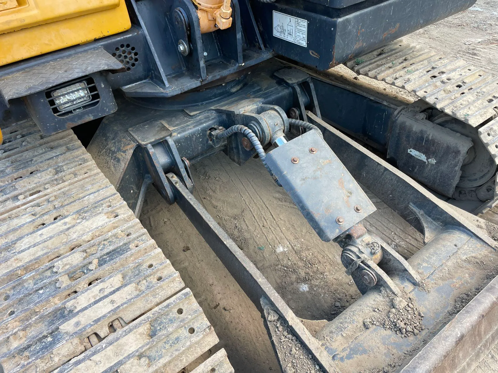 2017 used LiuGong 80 excavator - view 12