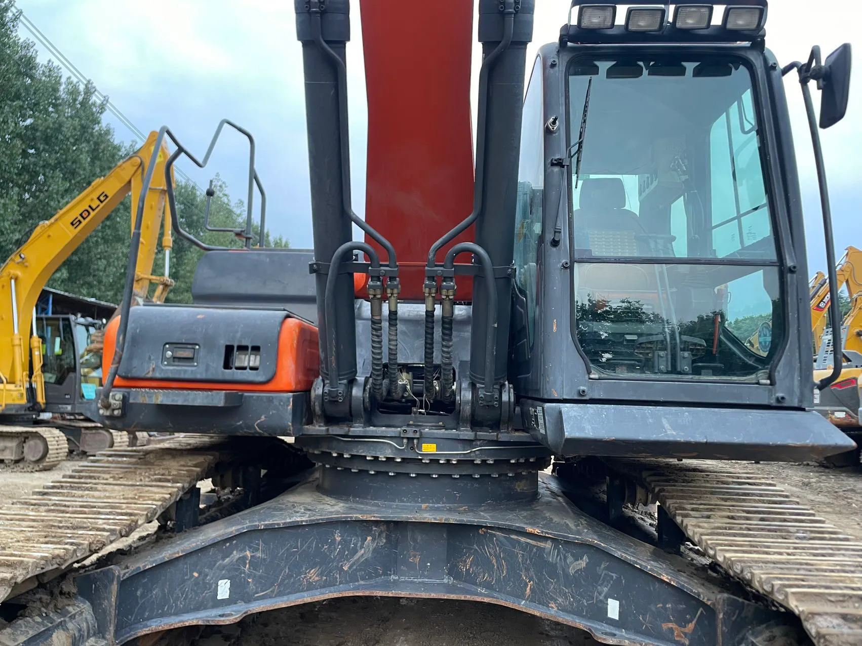 2018 used Doosan 380 excavator - view 4