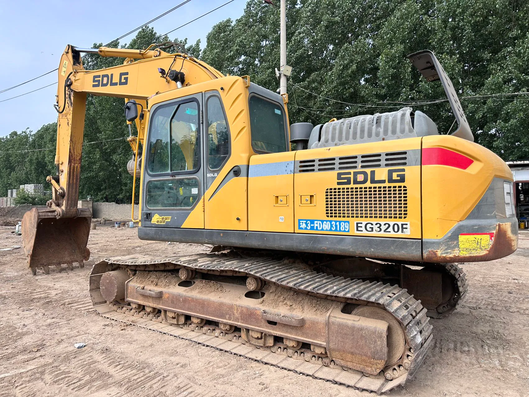 2019 used SDLG 225 excavator - view 2