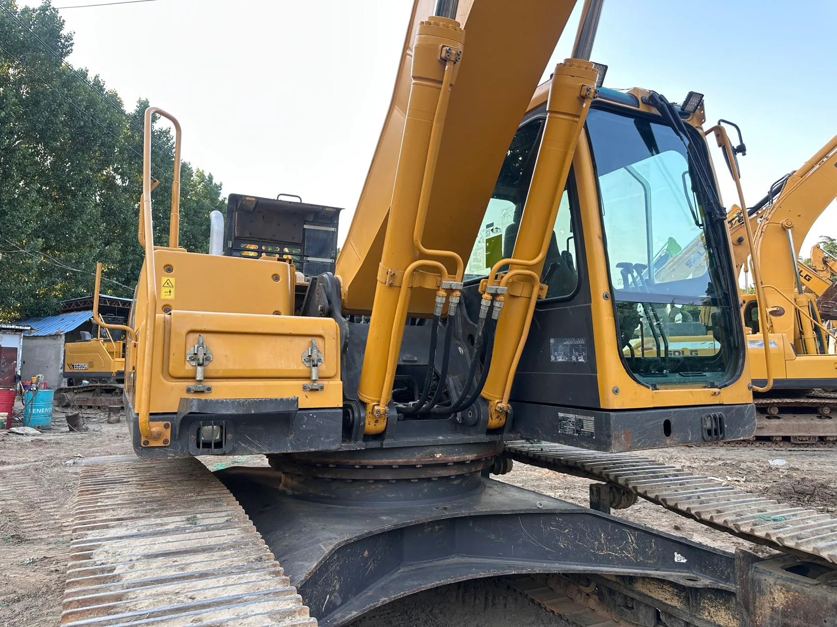 2019 used SDLG 250 excavator - view 3