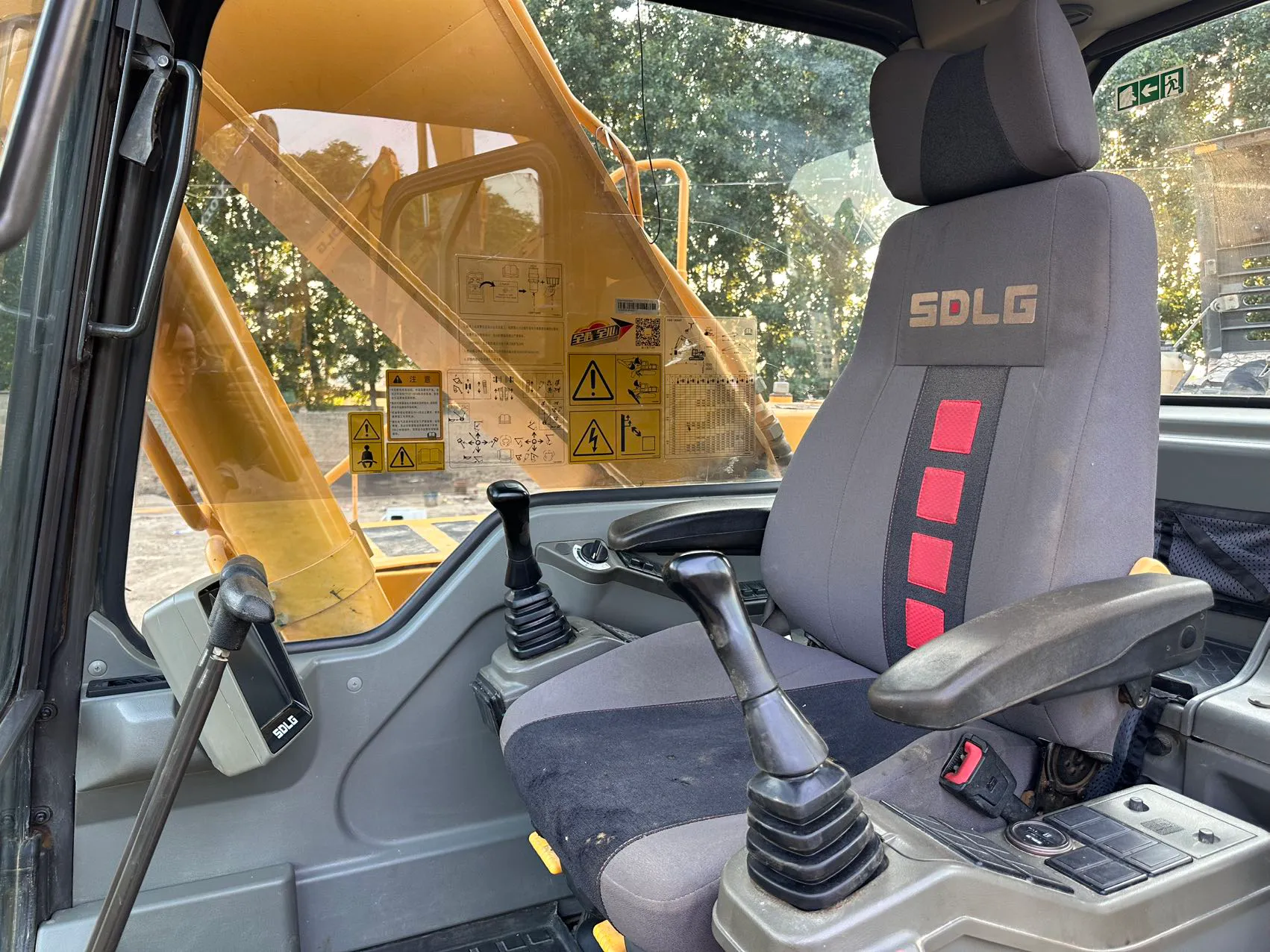 2019 used SDLG 250 excavator - view 15