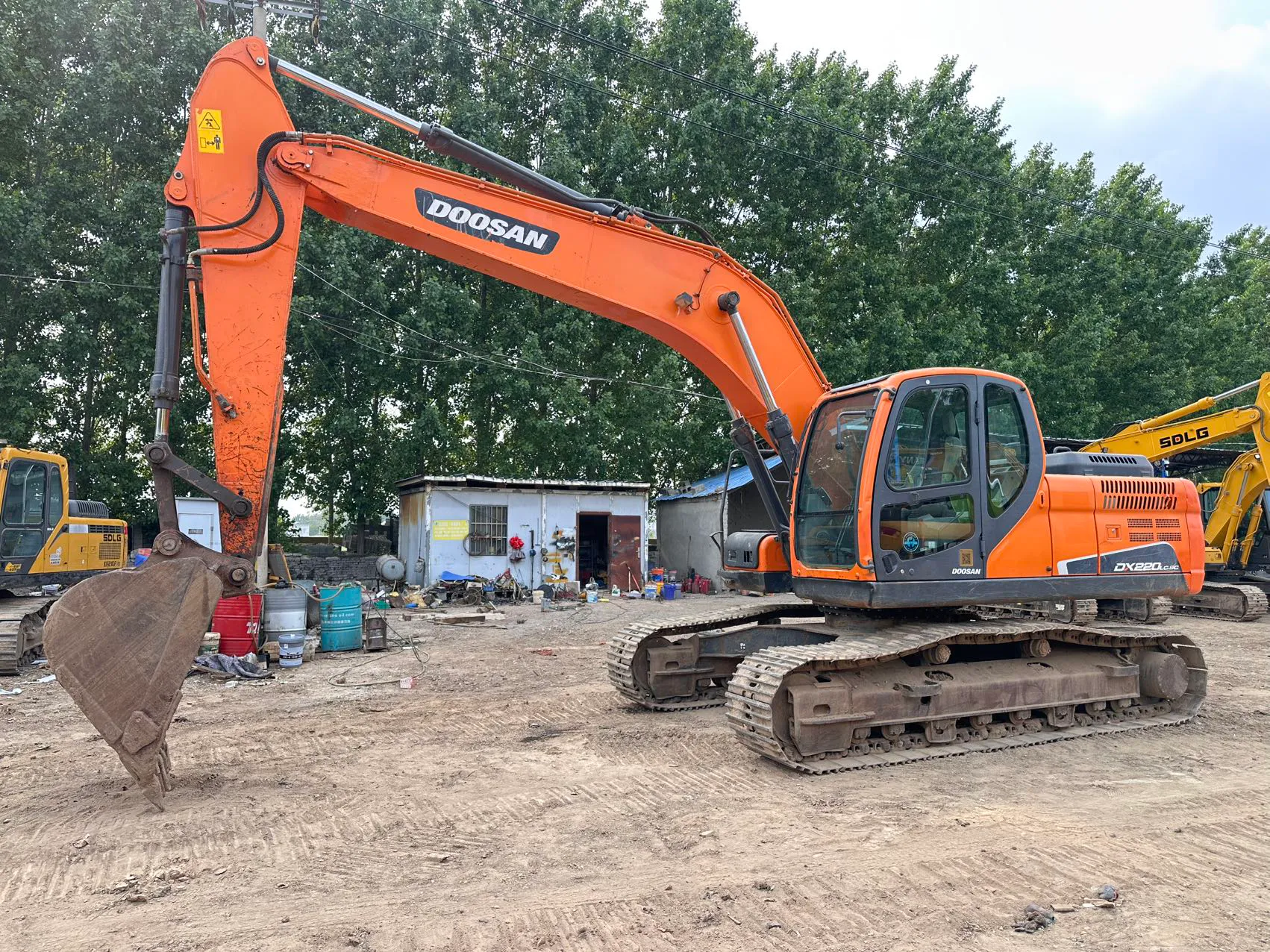 2020 used Doosan 220 excavator - view 3