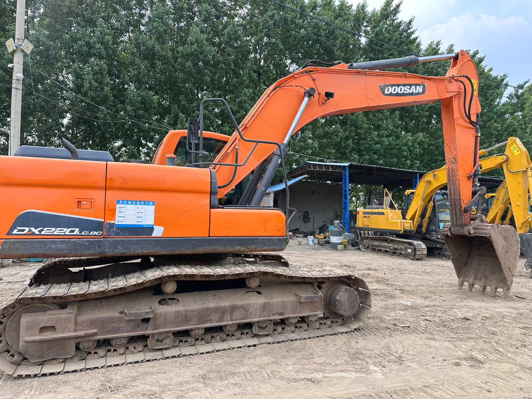 2020 used Doosan 220 excavator - view 4
