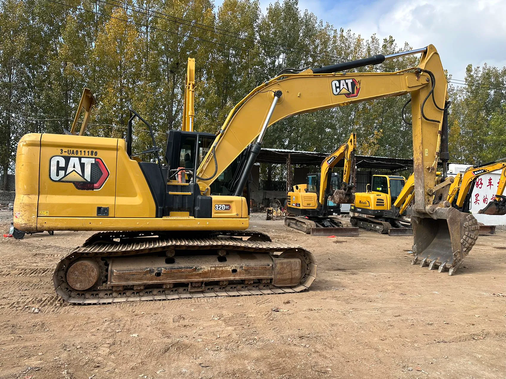 2020 used Caterpillar 320GC excavator - view 2