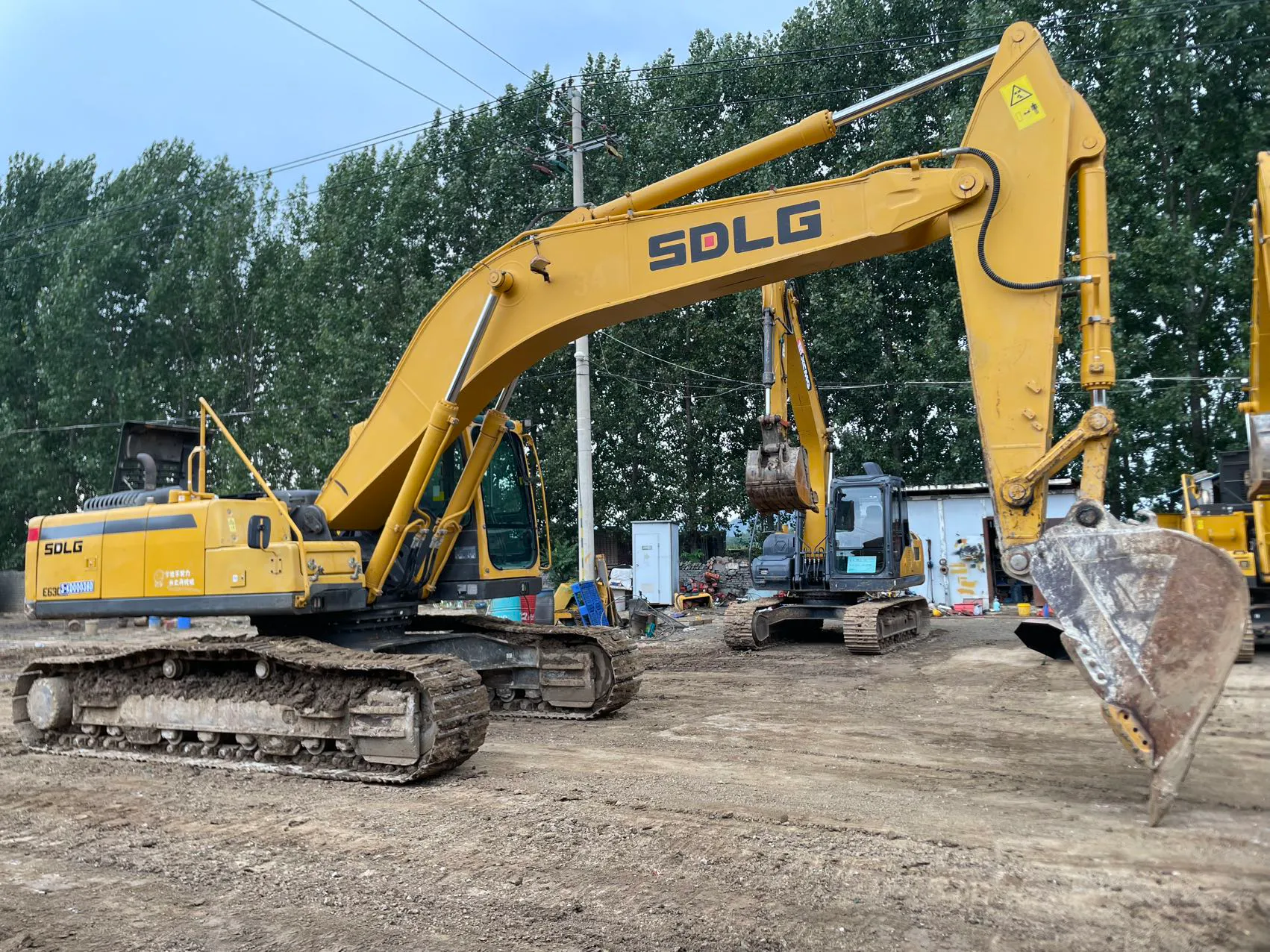 2020 used SDLG 300 excavator - view 1