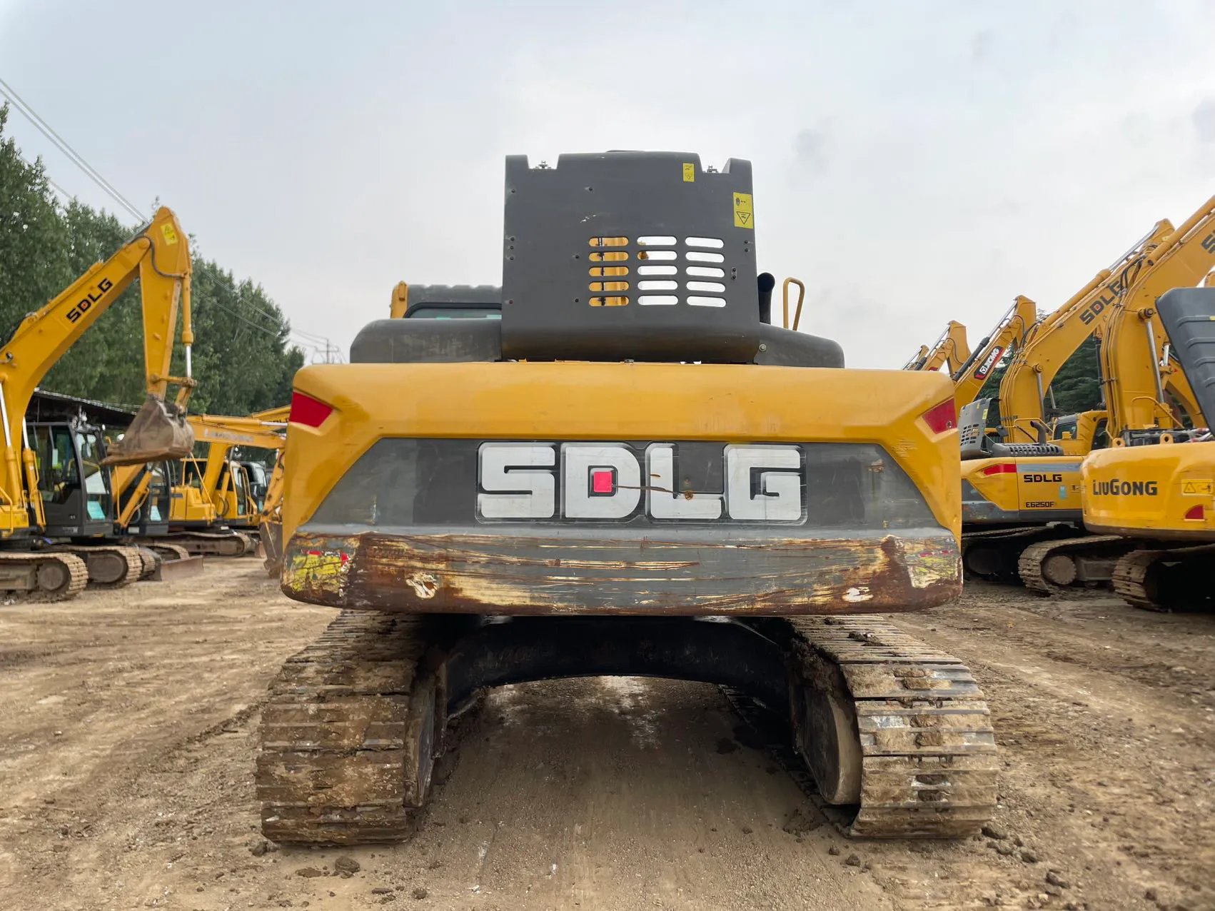 2020 used SDLG 300 excavator - view 5