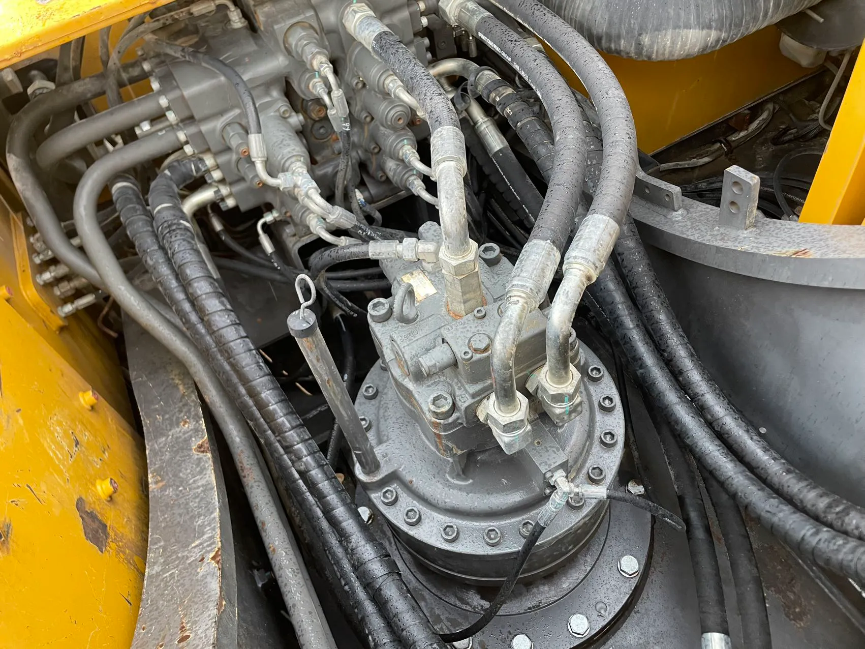2020 used SDLG 300 excavator - view 8