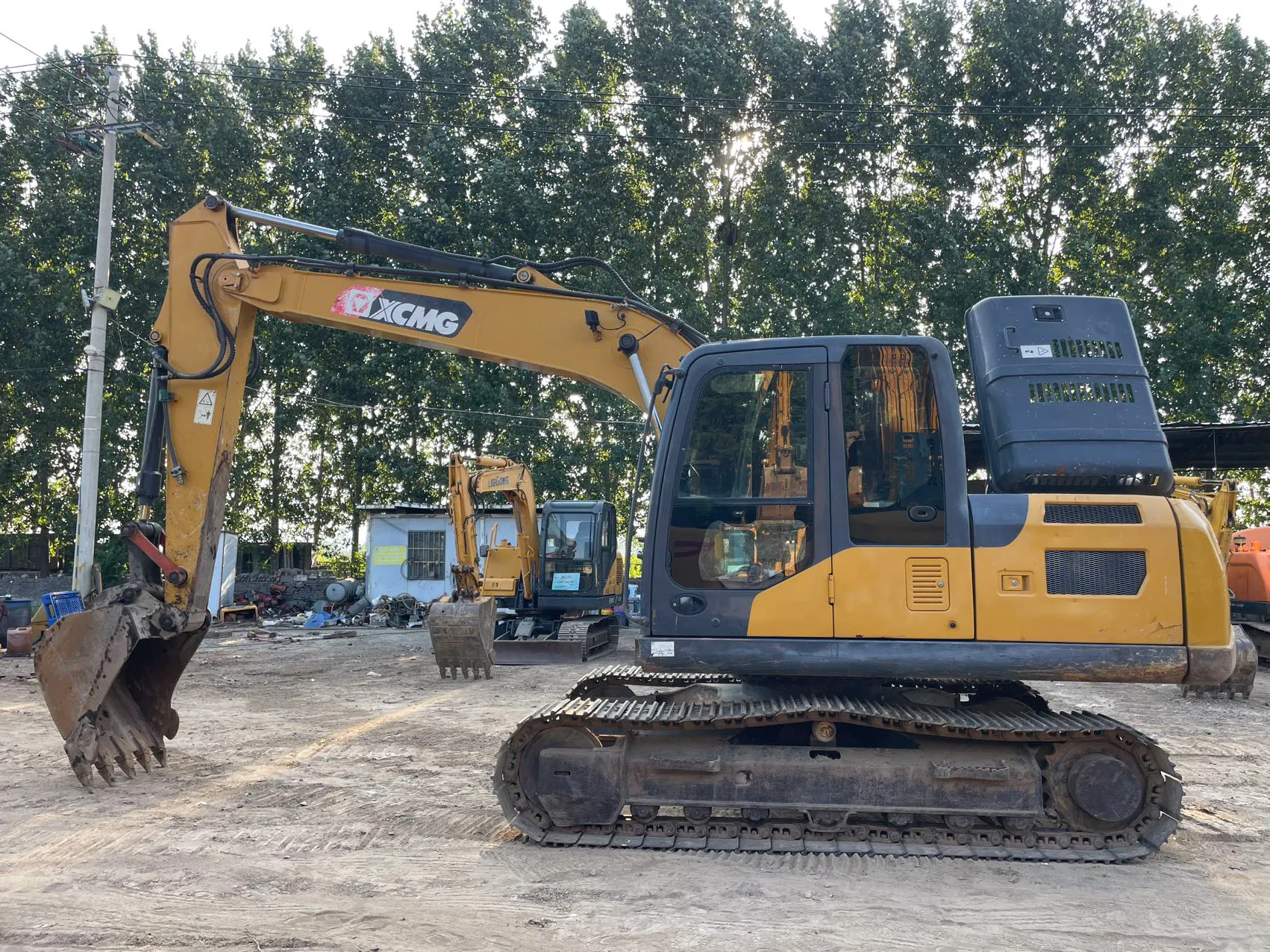 2020 used XCMG 135 excavator - view 2