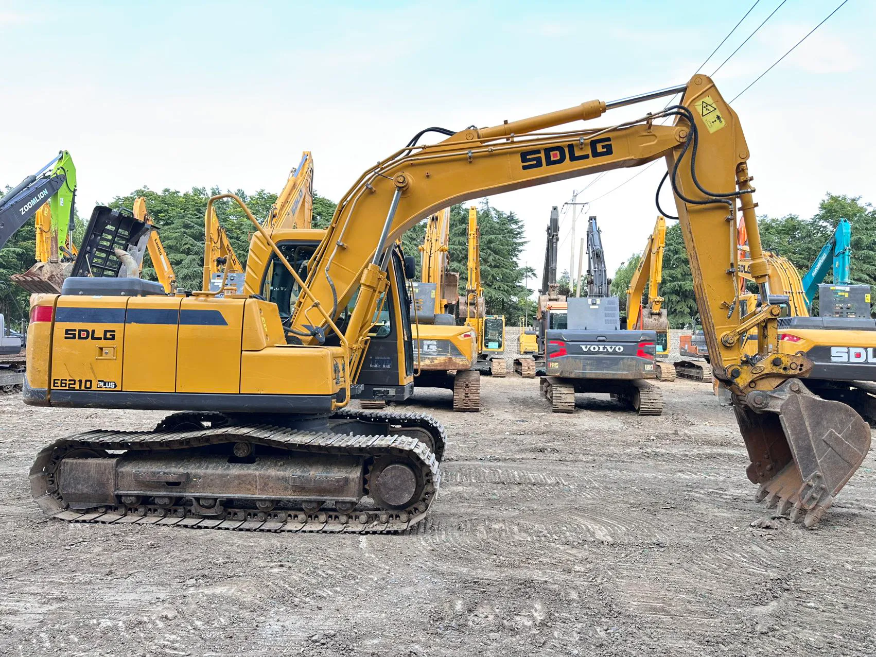 2021 used SDLG 135 excavator - view 2