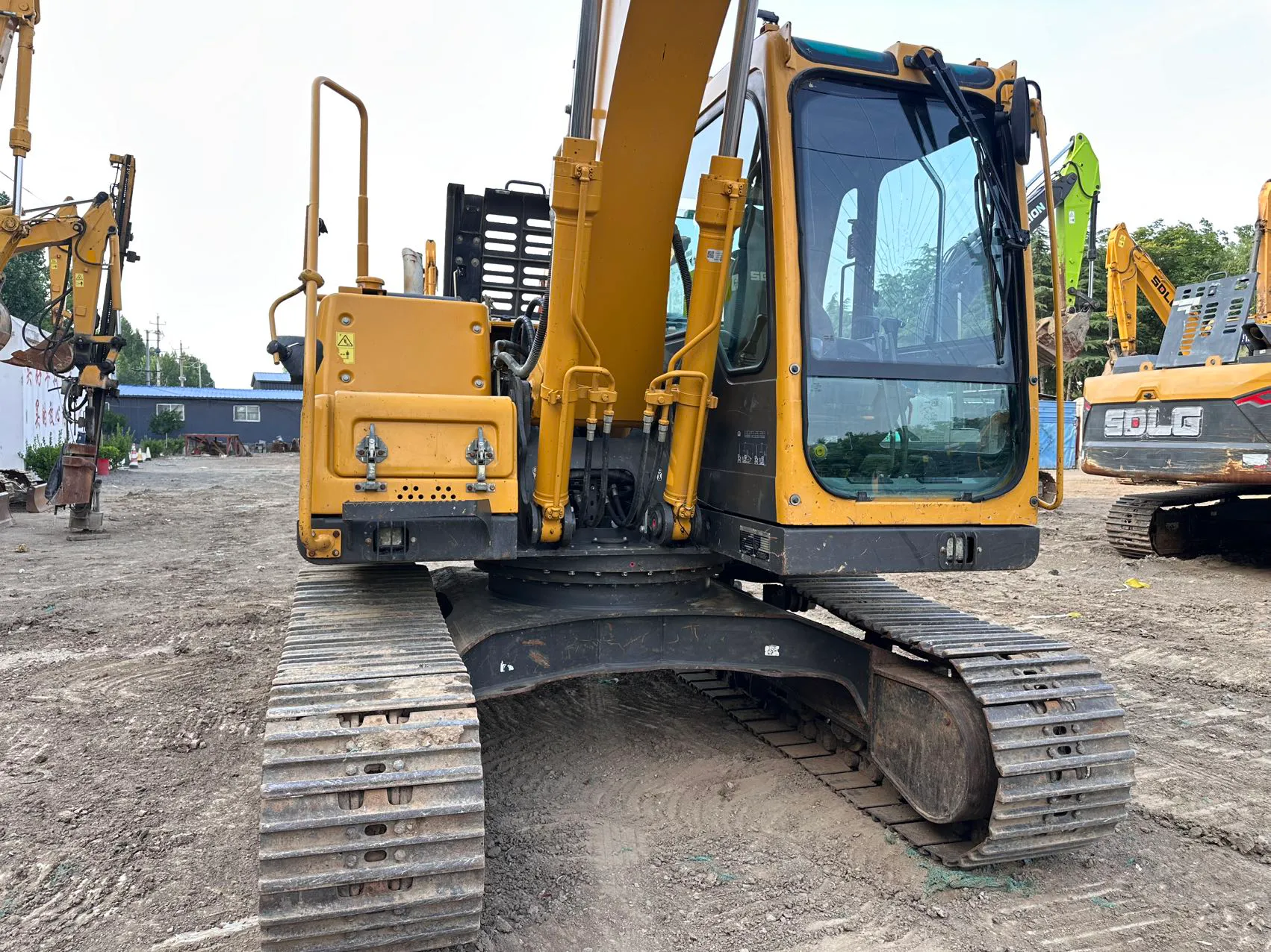 2021 used SDLG 135 excavator - view 4