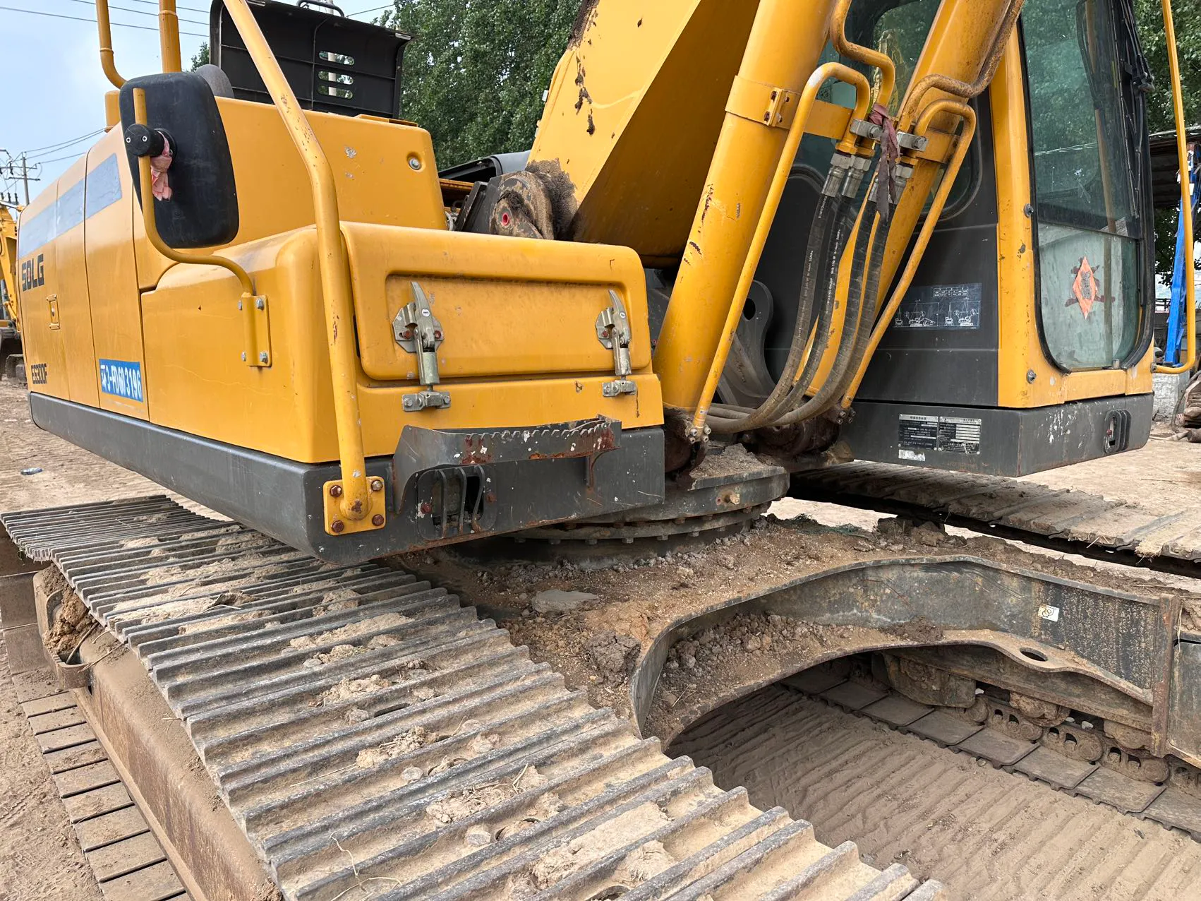 2021 used SDLG 225 excavator - view 4