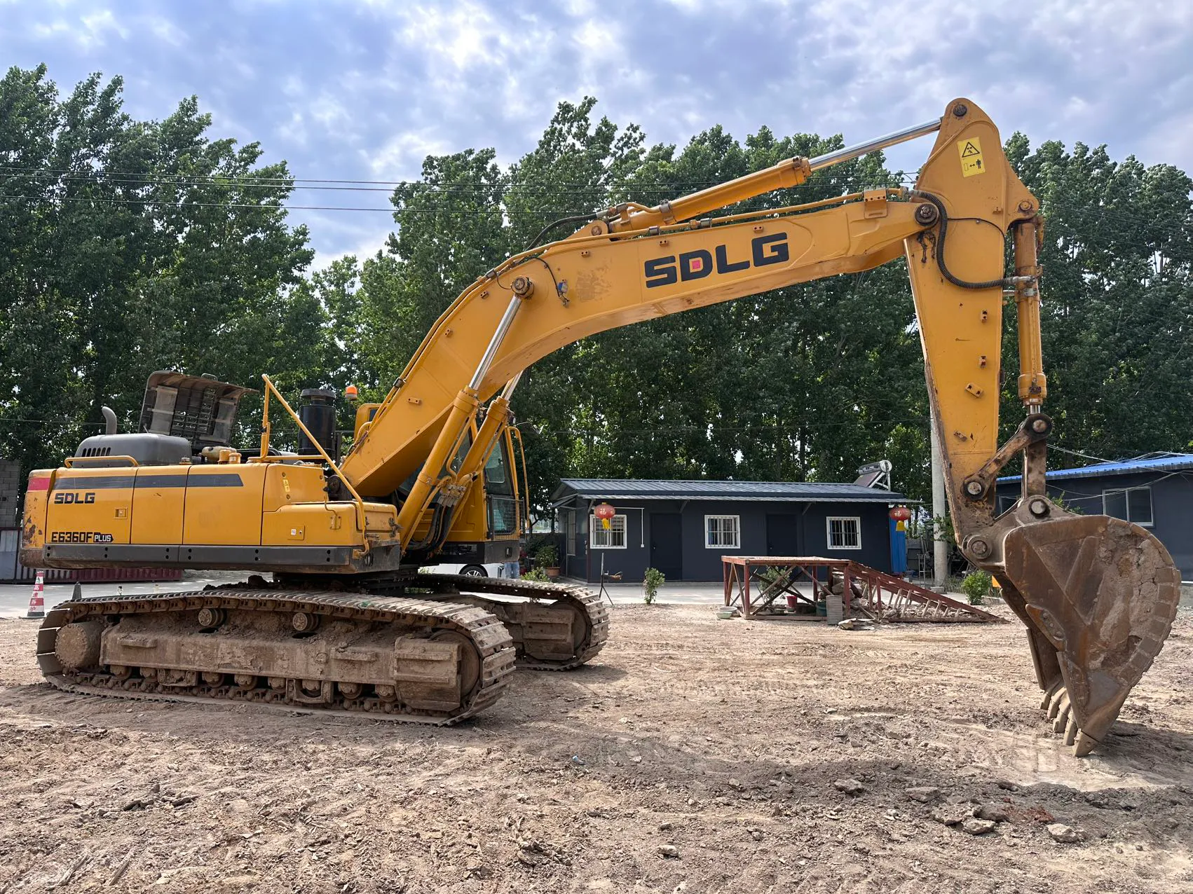 2021 used SDLG 360 Plus excavator - view 3
