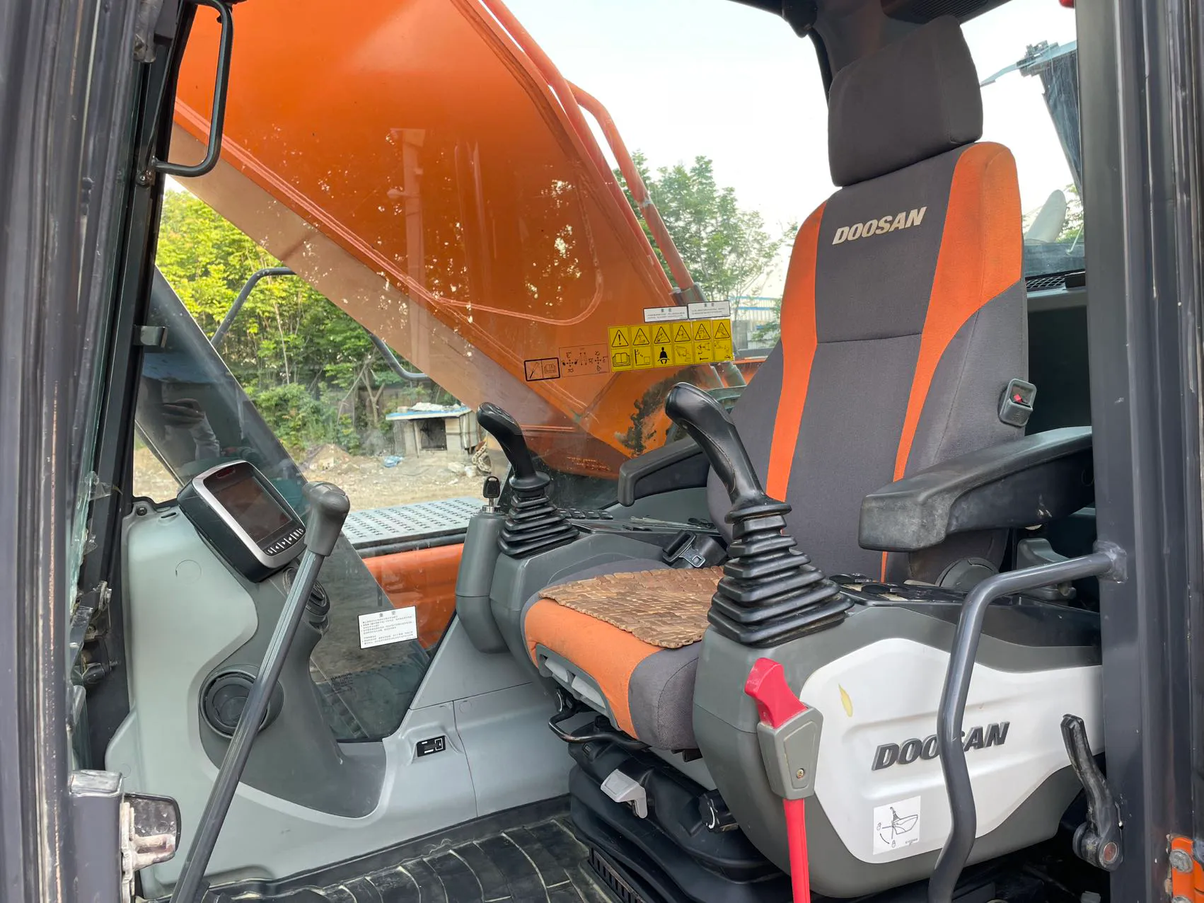 2022 used Doosan 380 excavator - view 13