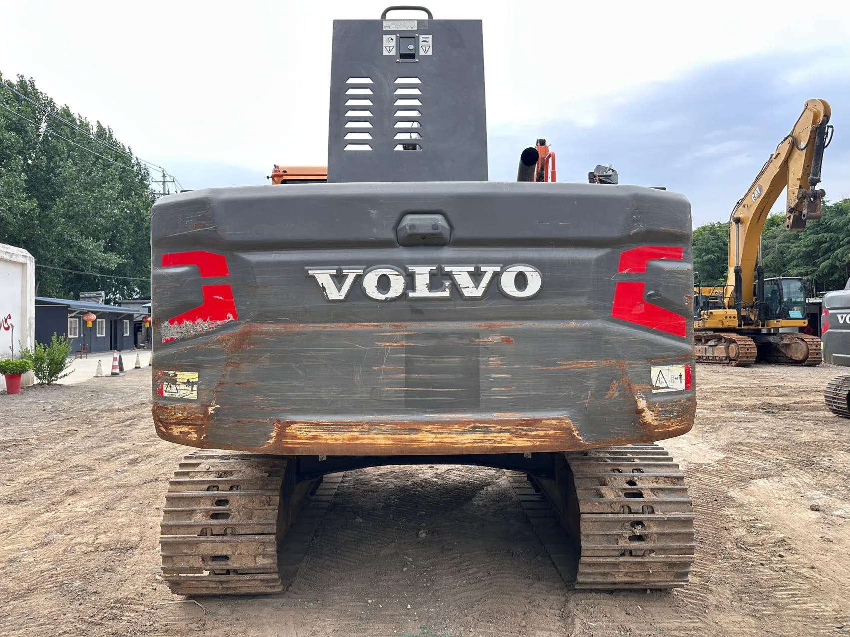 2022 used Volvo EC240 excavator - view 4