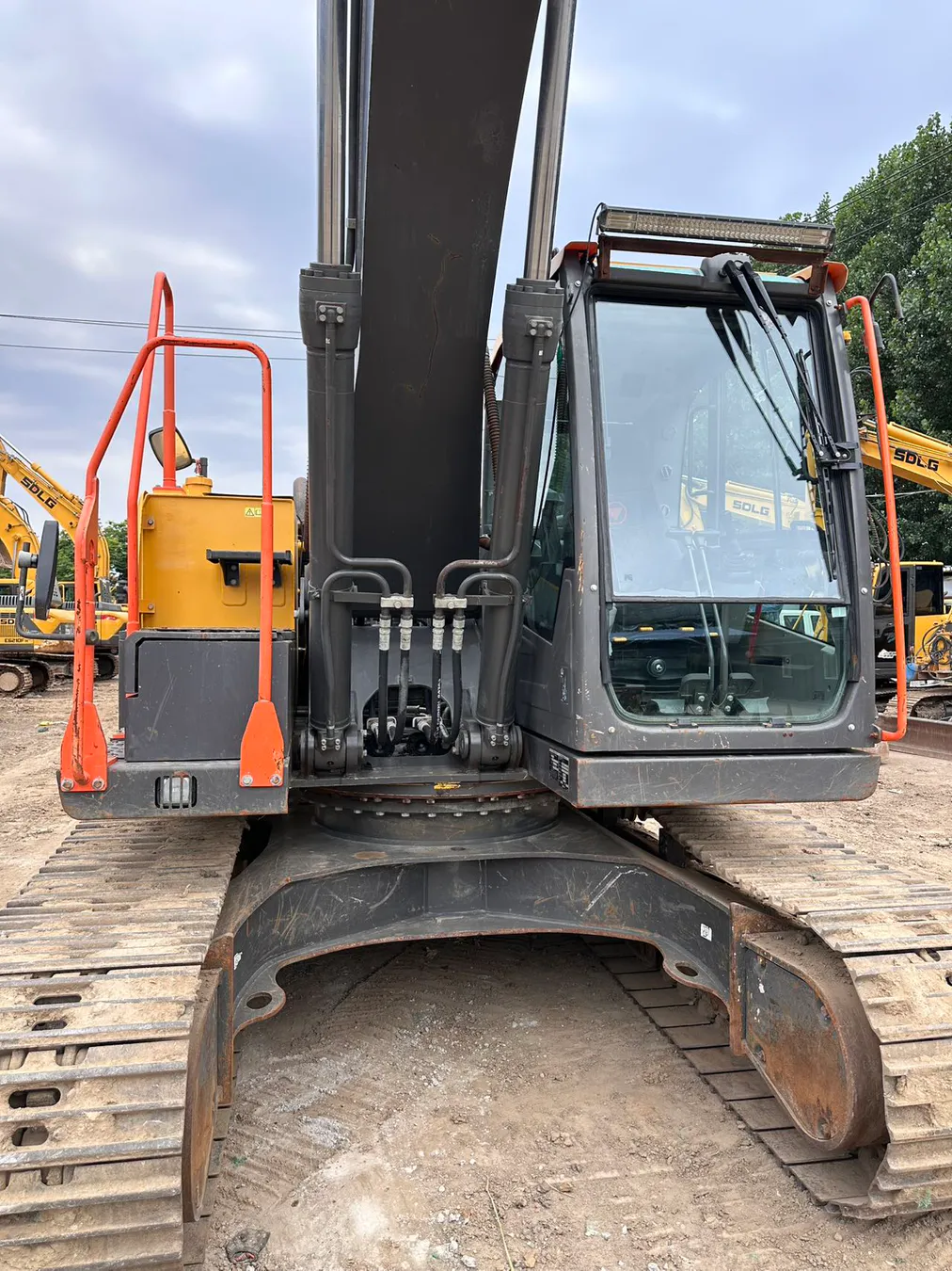 2022 used Volvo EC240 excavator - view 5
