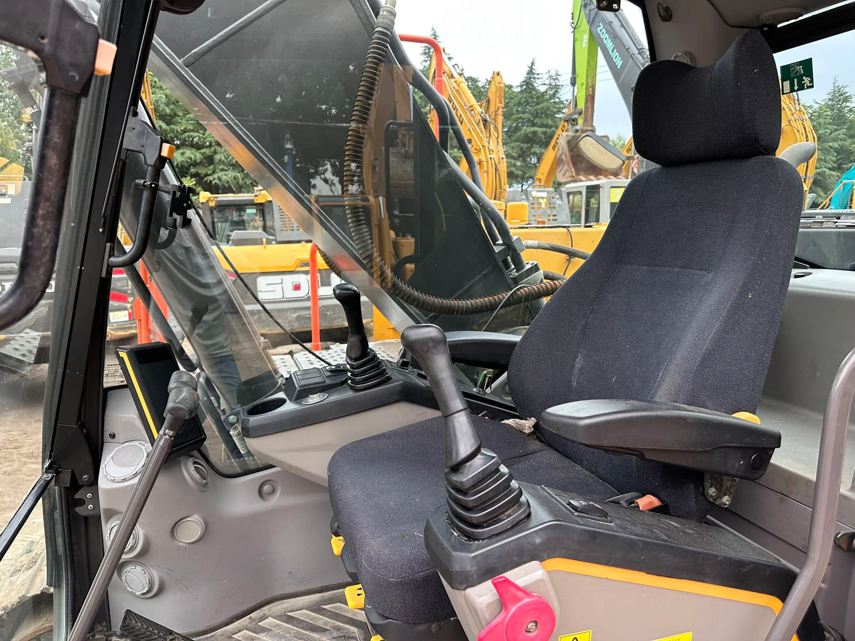 2022 used Volvo EC240 excavator - view 13