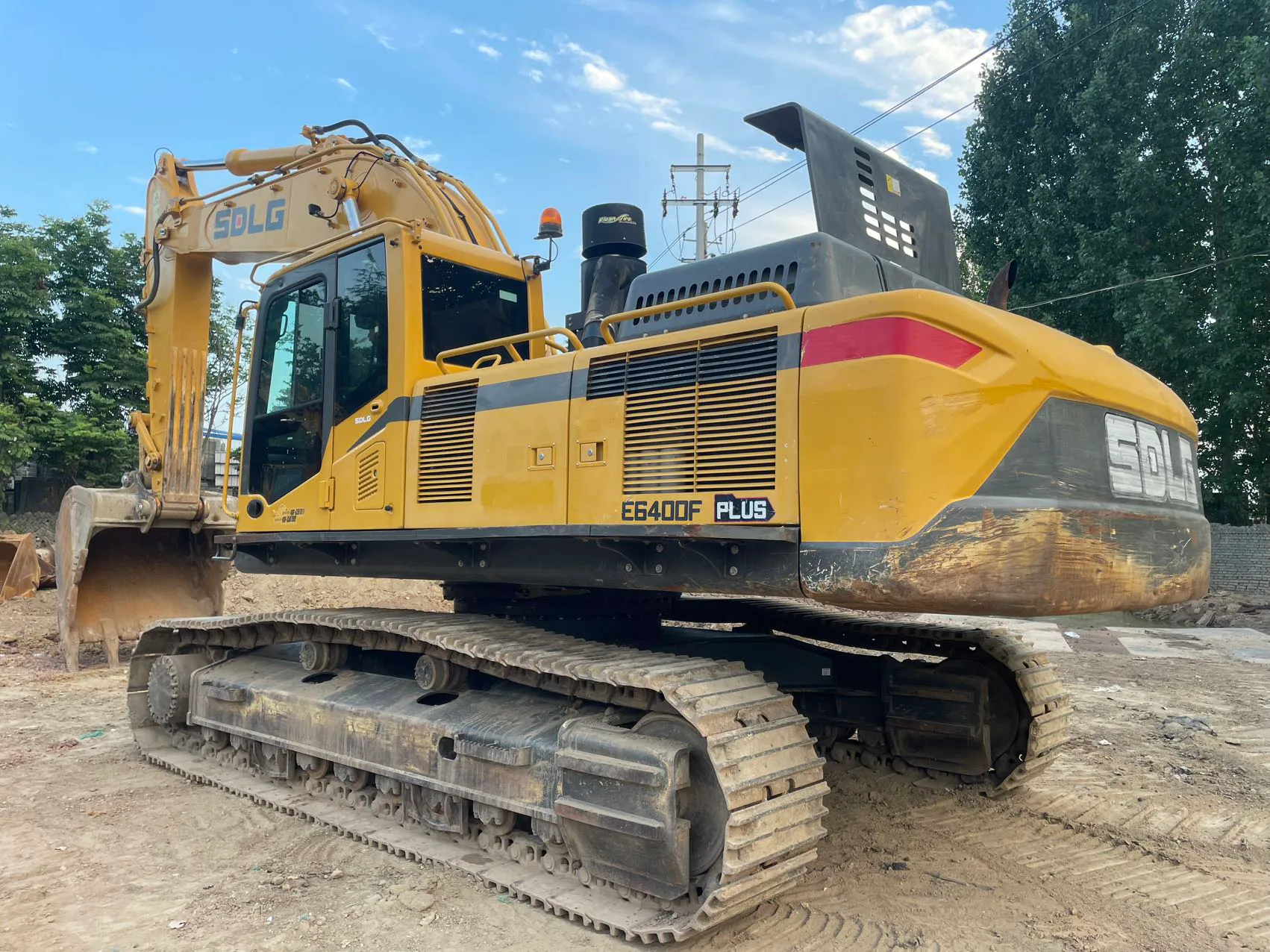 2022 used SDLG 360 Plus excavator - view 1