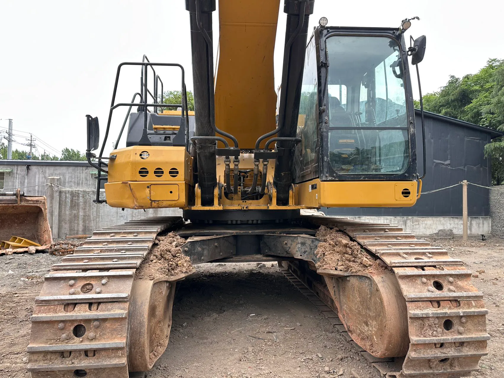 2023 used Caterpillar 374 excavator - view 2