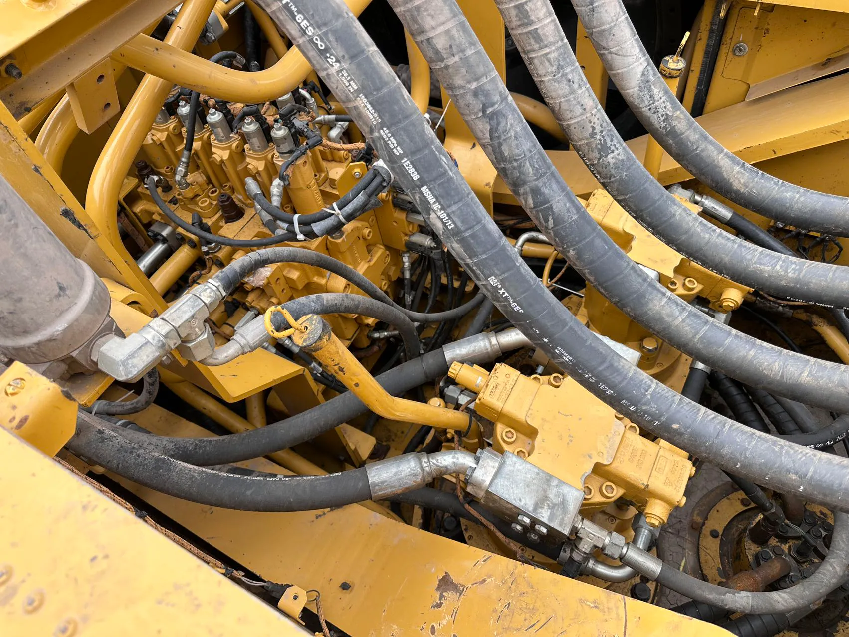 2023 used Caterpillar 374 excavator - view 10