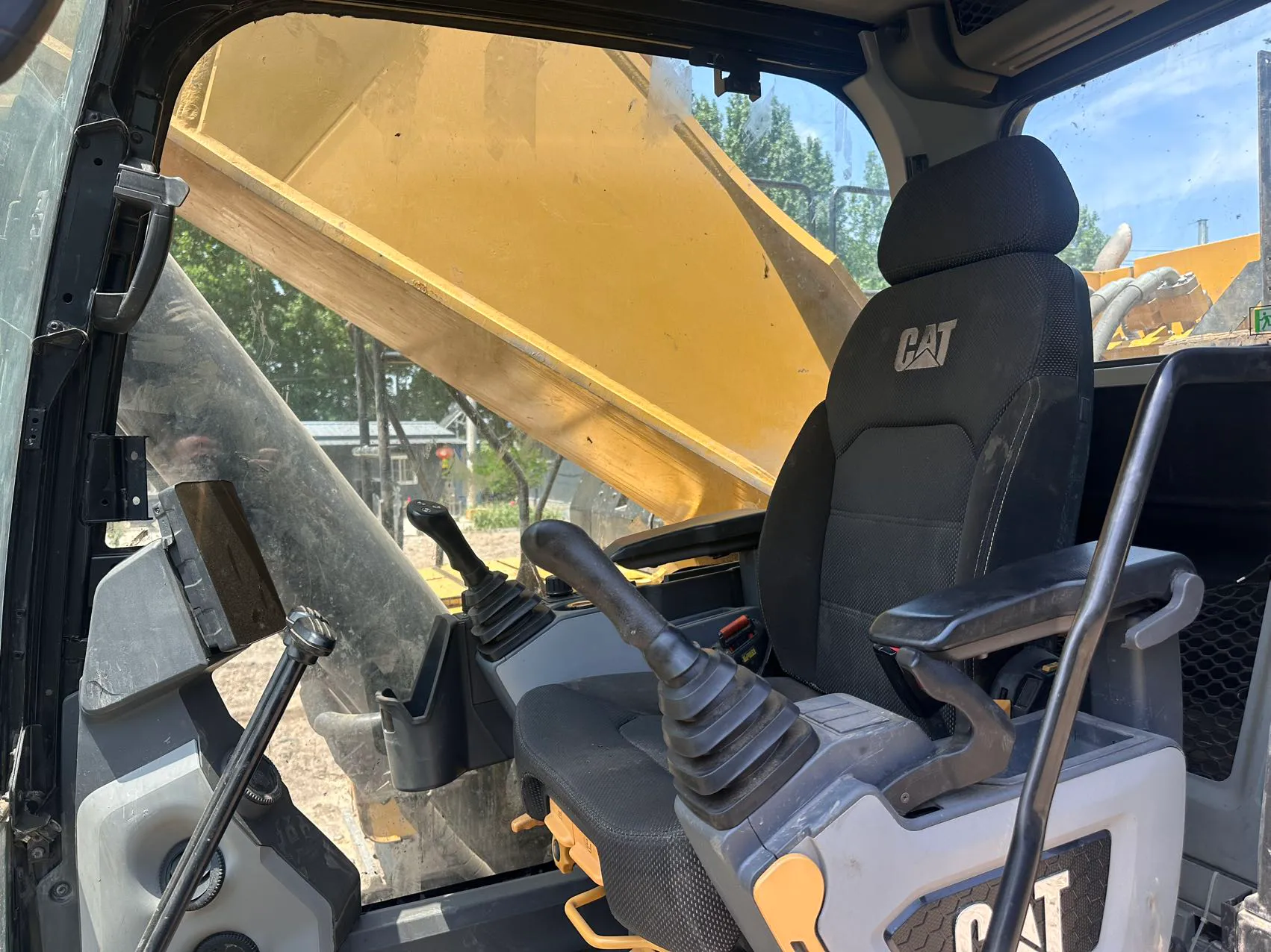 2023 used Caterpillar 374 excavator - view 15