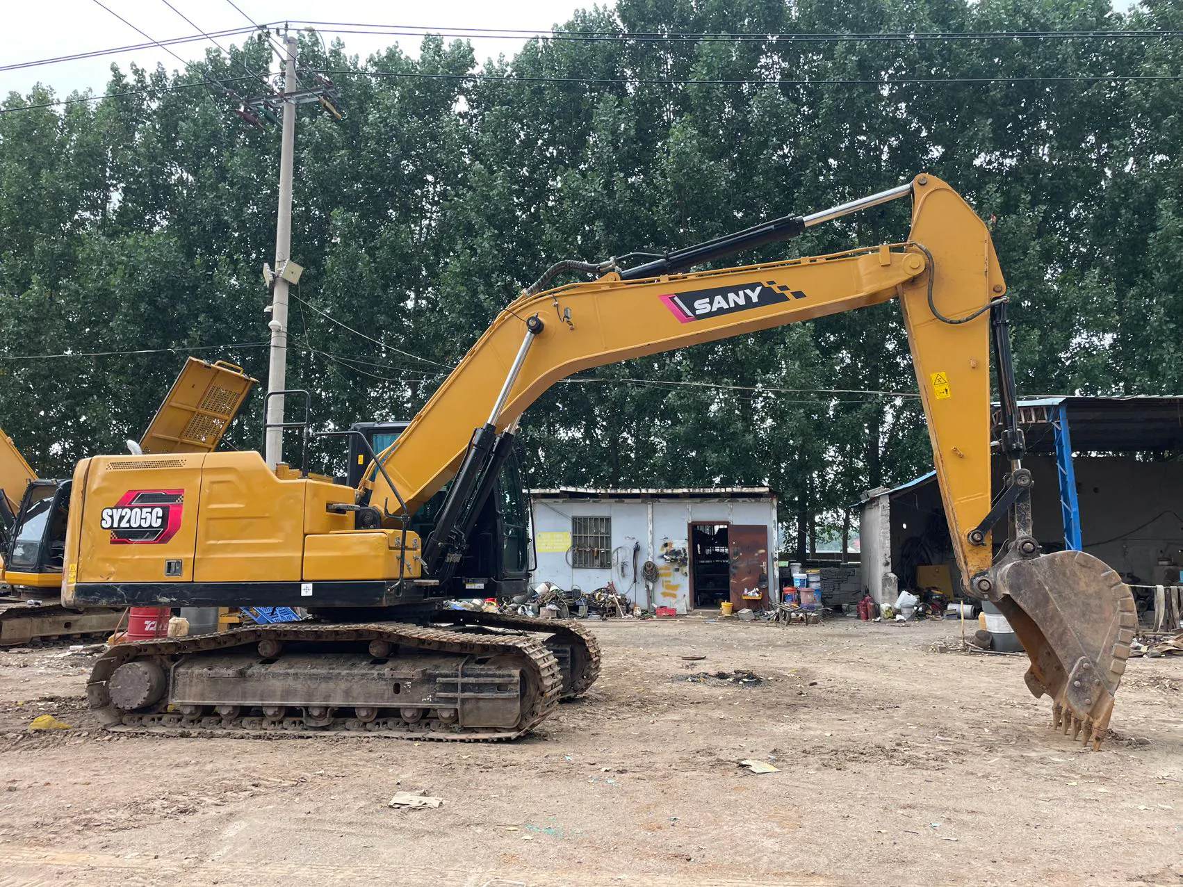 2023 used SANY 205 excavator - view 3