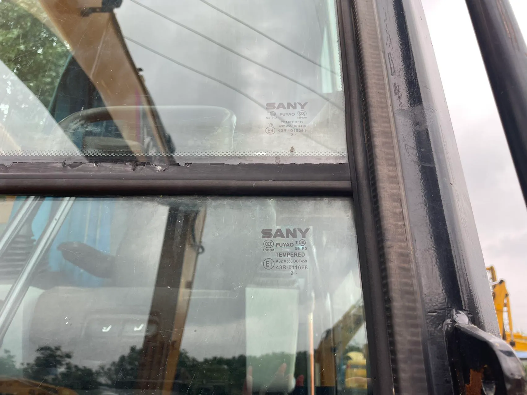 2023 used SANY 205 excavator - view 12