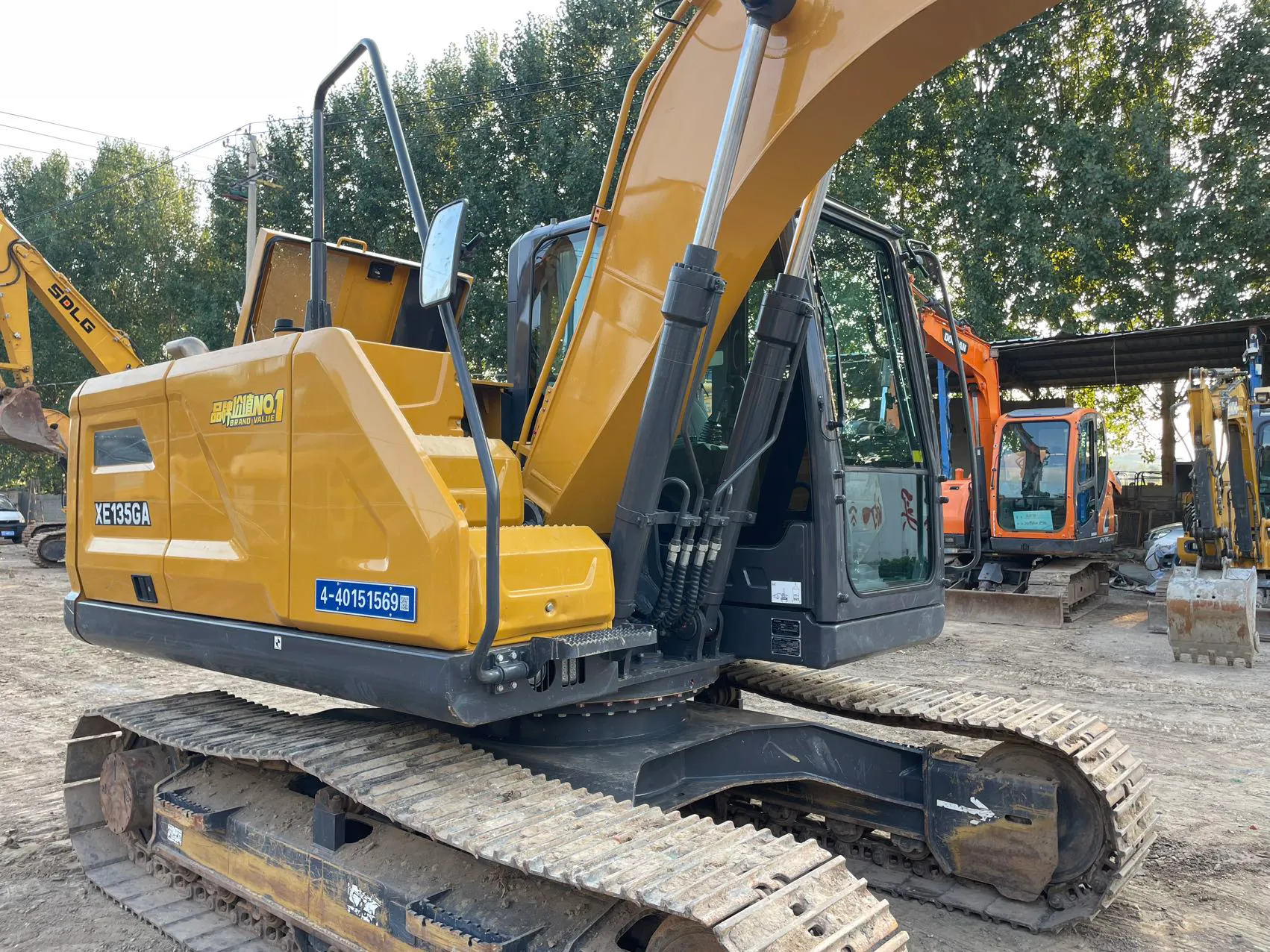 2025 used XCMG 135 excavator - view 3