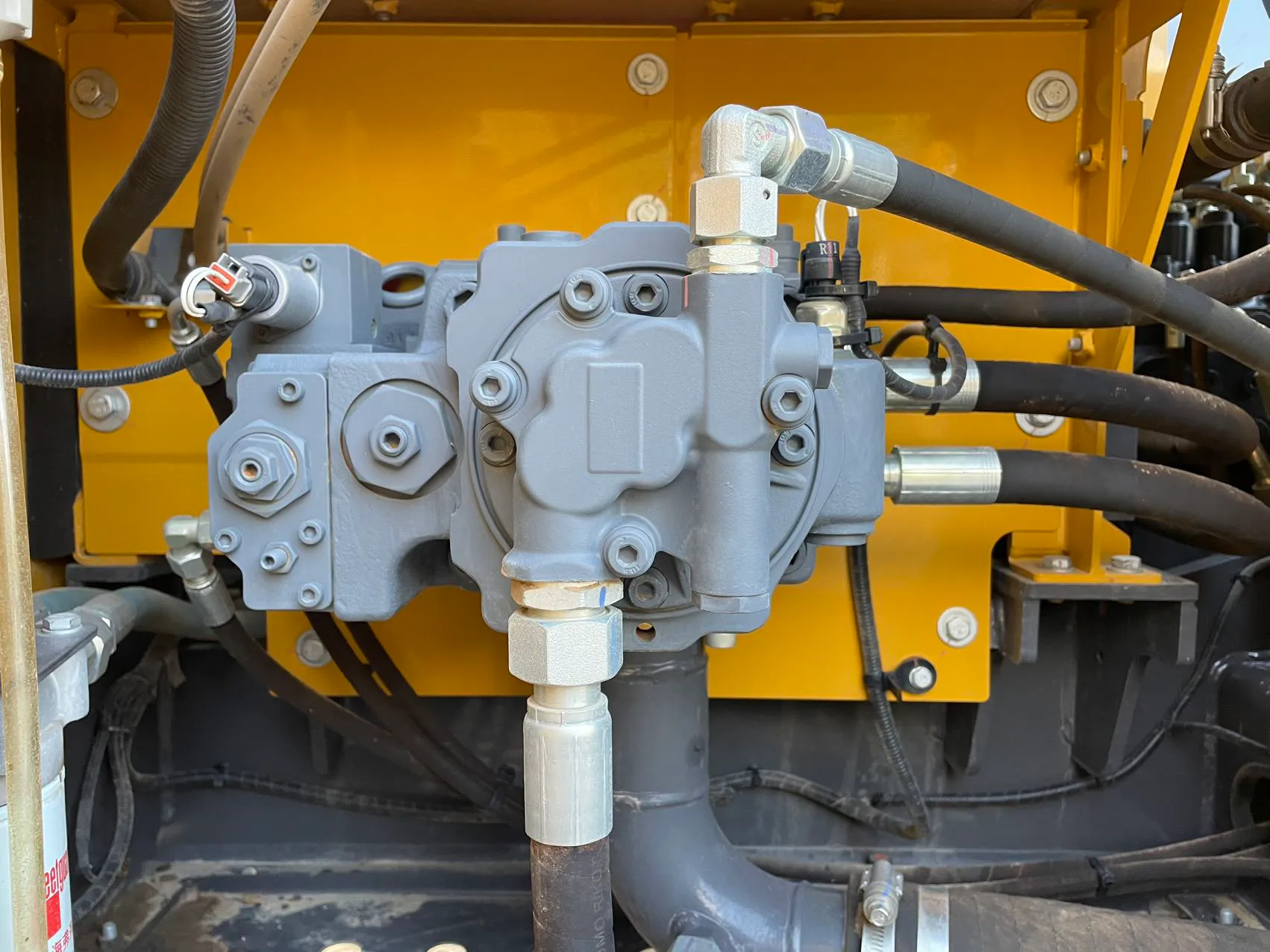 2025 used XCMG 135 excavator - view 8