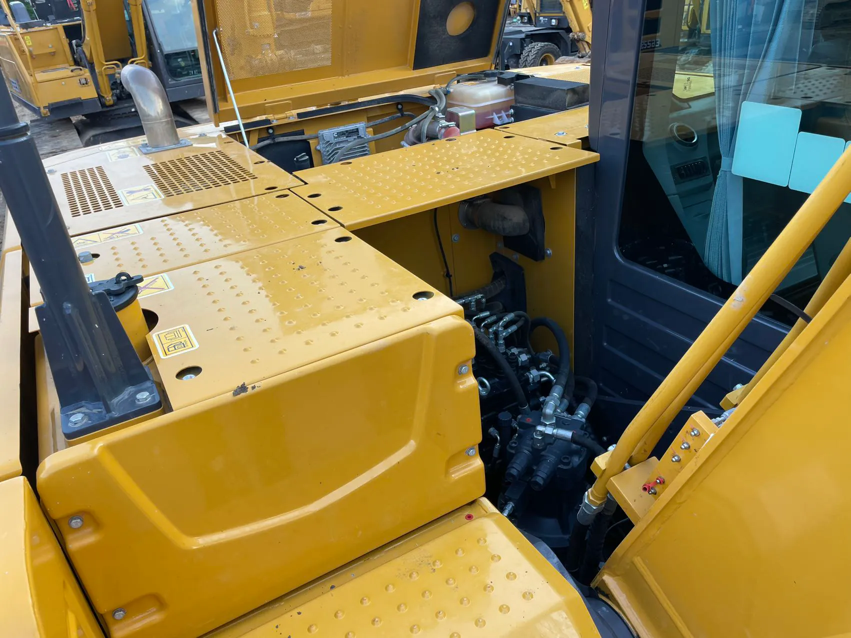 2025 used XCMG 135 excavator - view 11