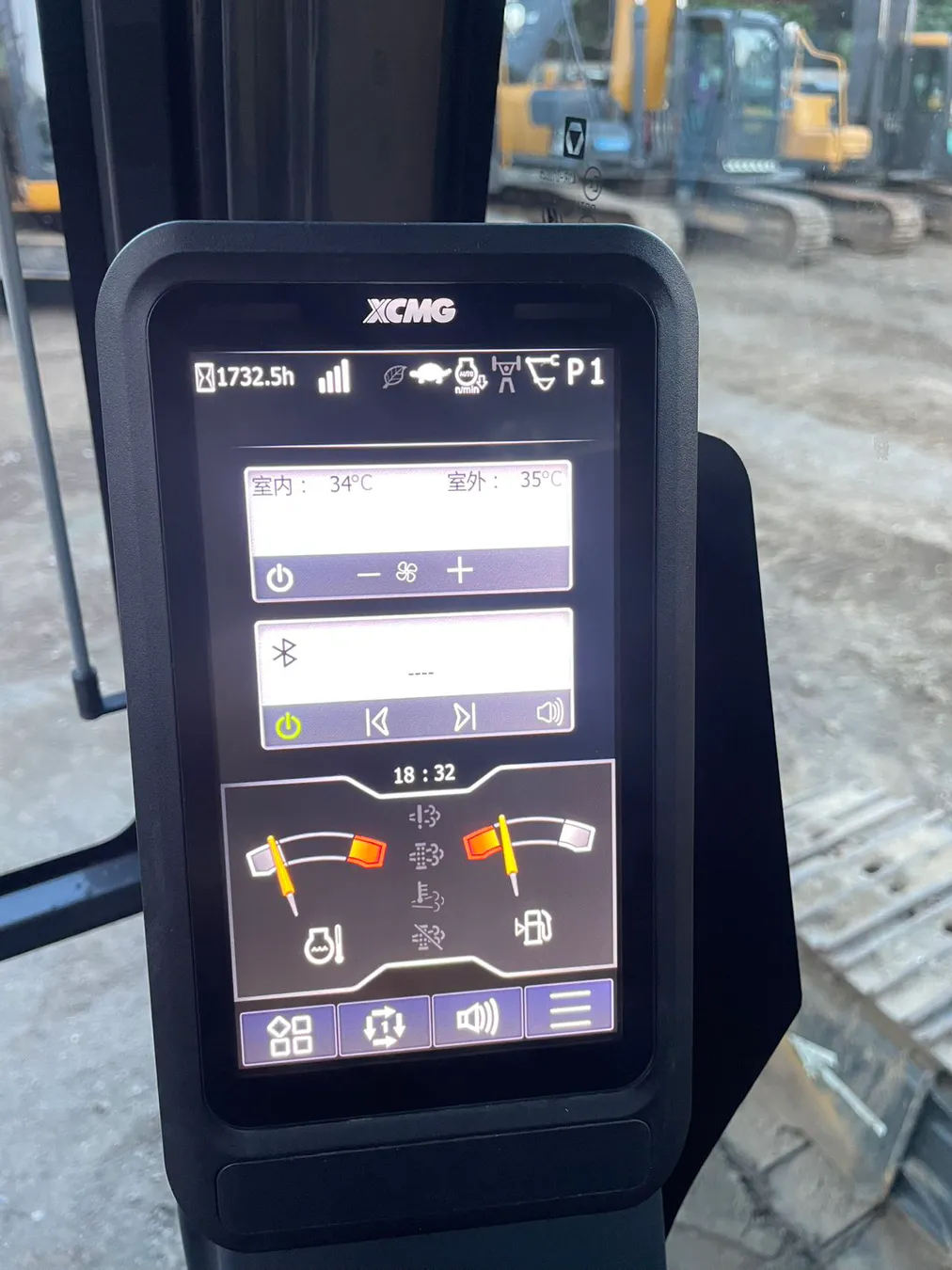 2025 used XCMG 135 excavator - view 14