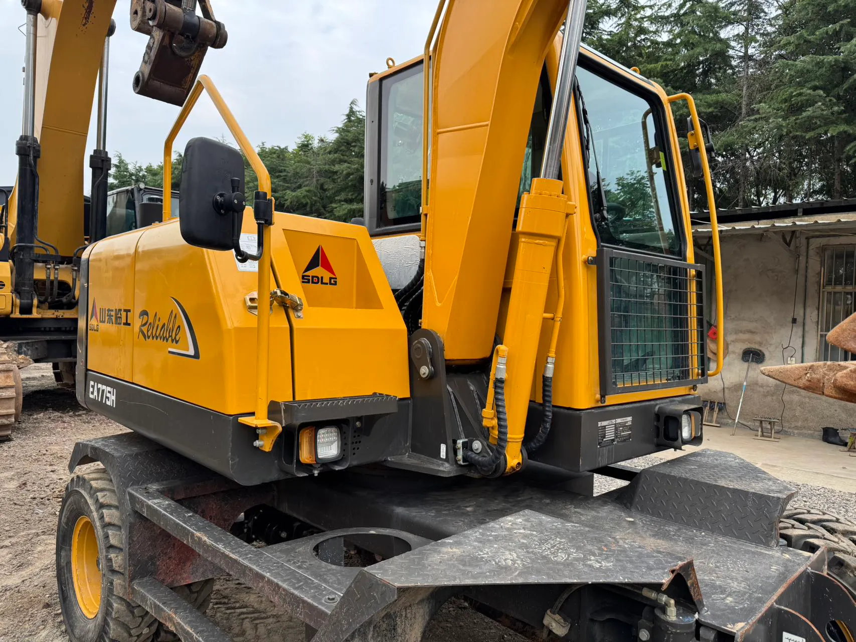 2025 used SDLG 75 Wheeled excavator - view 2