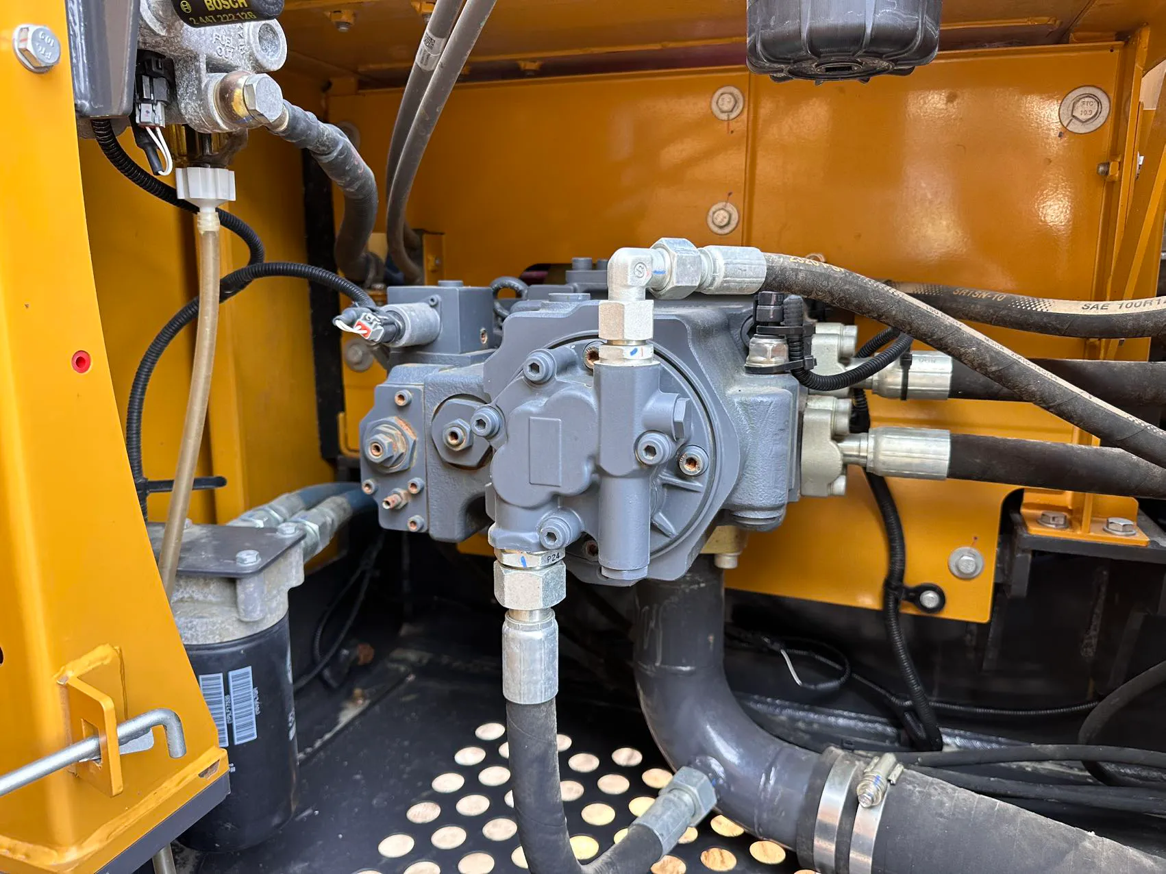 2025 used XCMG 135 excavator - view 10
