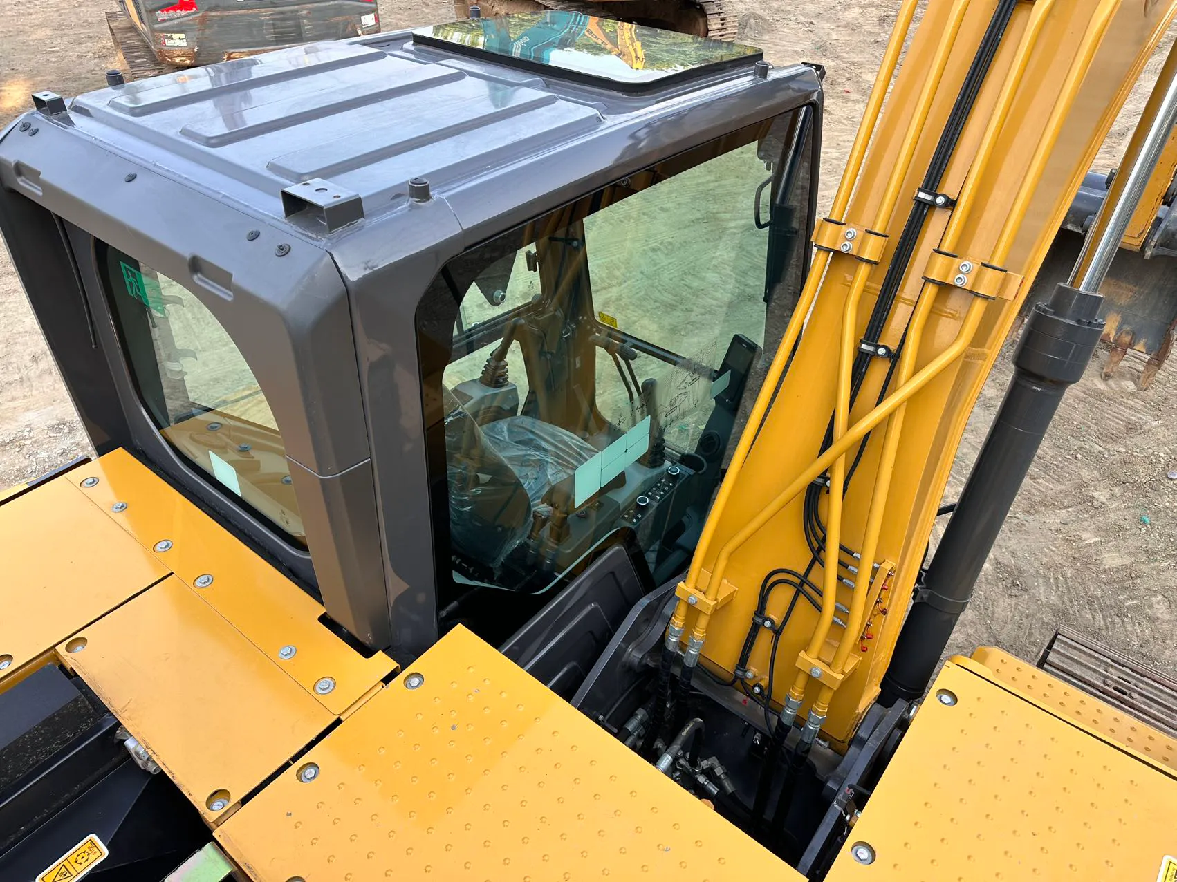 2025 used XCMG 135 excavator - view 13