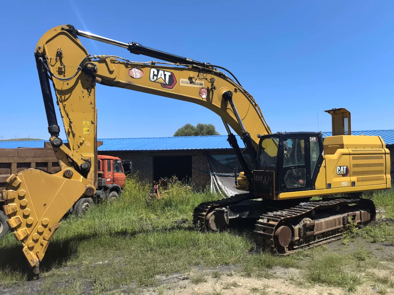 null used Caterpillar 349 excavator - view 1